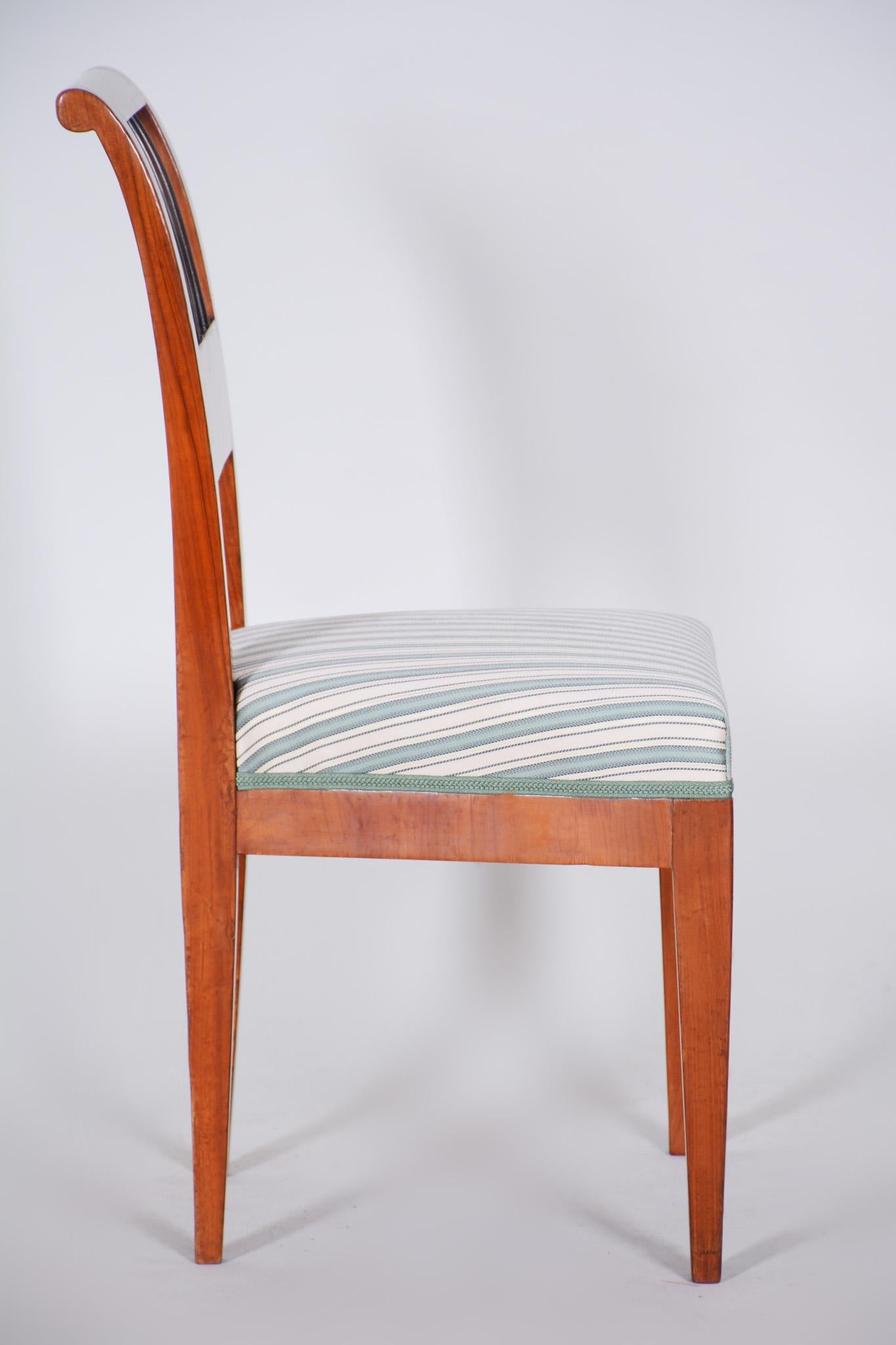 Chaise Biedermeier tchèque du 19ème siècle, Tchèque - Bohème, cerisier, 1820 - 1829 en vente 1
