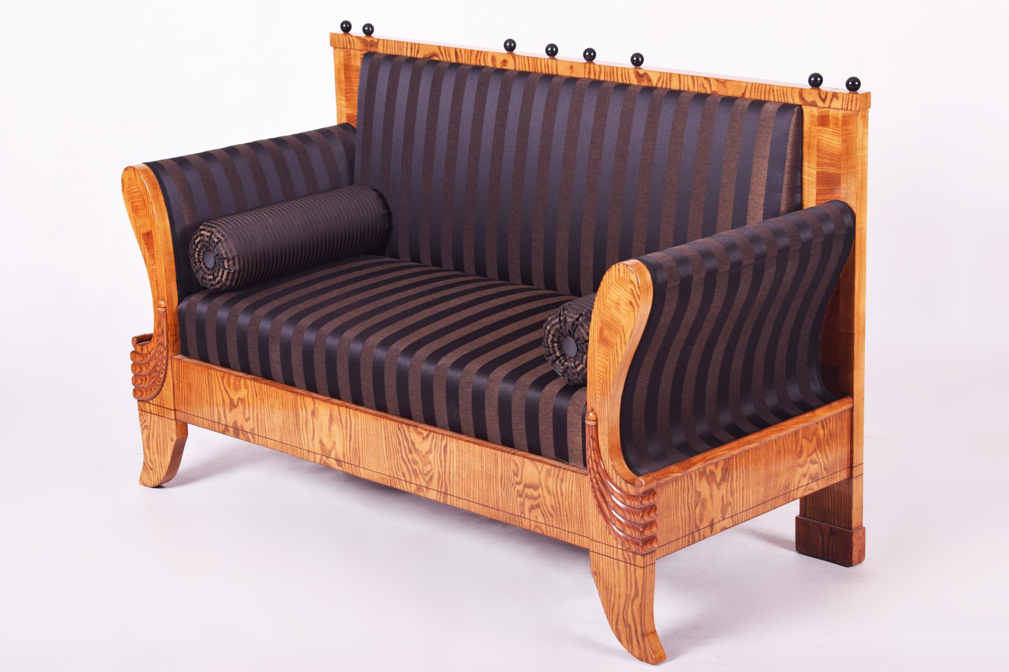 19th Century Czech Biedermeier Sofa, Brown Ash, 1830s For Sale 1