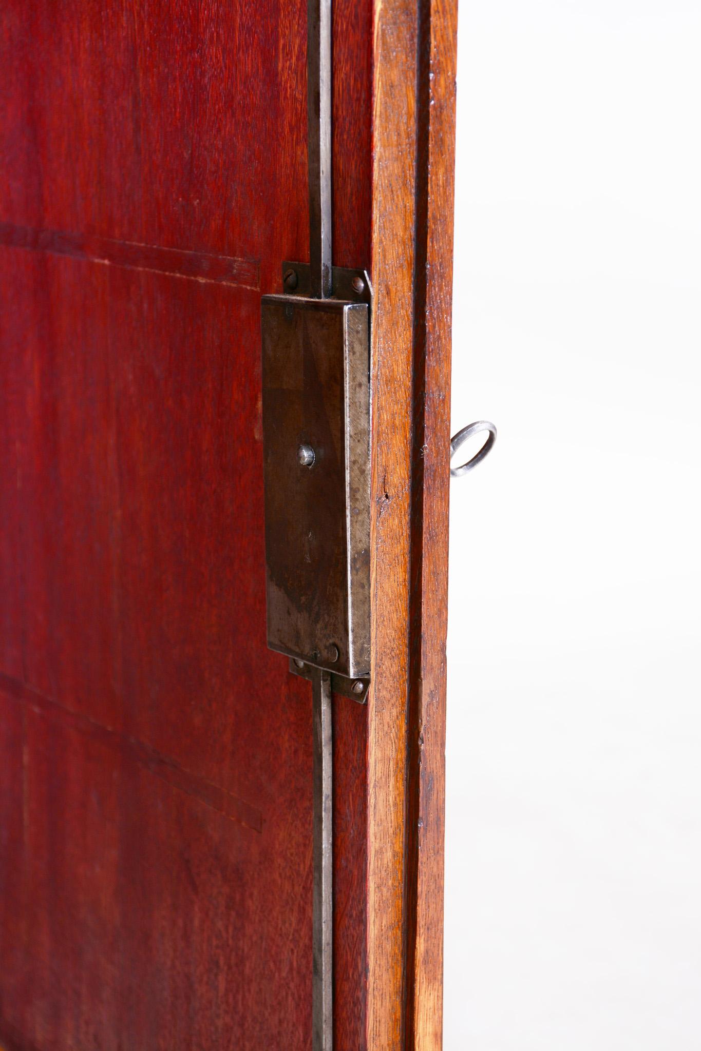19th Century Czech One Door Biedermeier Walnut Wardrobe Cabinet, Restored, 1830s In Good Condition In Brandys nad Labem, Středočeský kraj