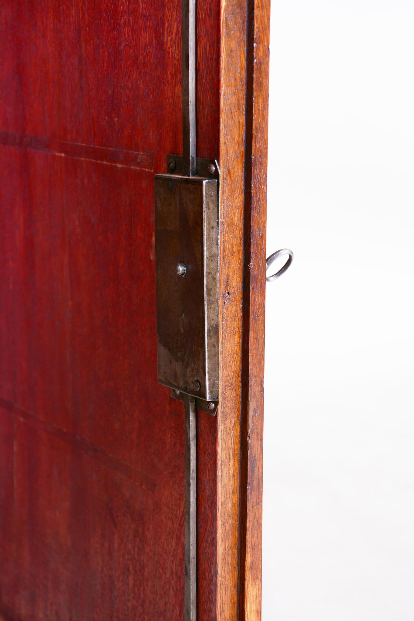 19th Century Czech One Door Biedermeier Walnut Wardrobe Cabinet, Restored, 1830s In Good Condition In Horomerice, CZ