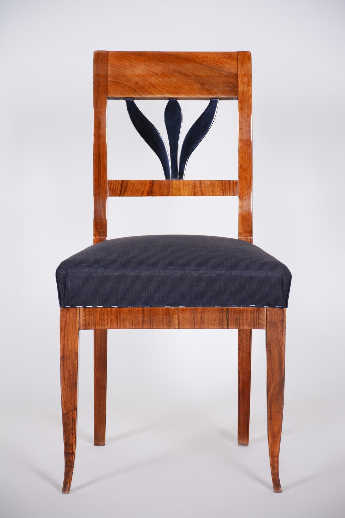 Biedermeier chair
Completely restored.
Source: Czechia (Bohemia)
Period: 1830-1839
Shellac-polish.

We guarantee safe a the cheapest air transport from Europe to the whole world within 7 days.
The price is the same as for ship transport but delivery
