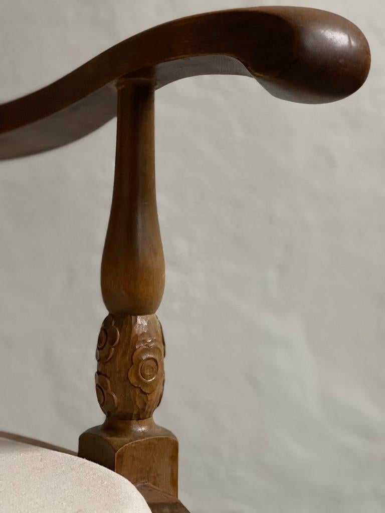 danischer Kunsthandwerklicher Sessel aus Nussbaumholz und Korbweide mit Dekoration aus dem 19. Jahrhundert im Angebot 5