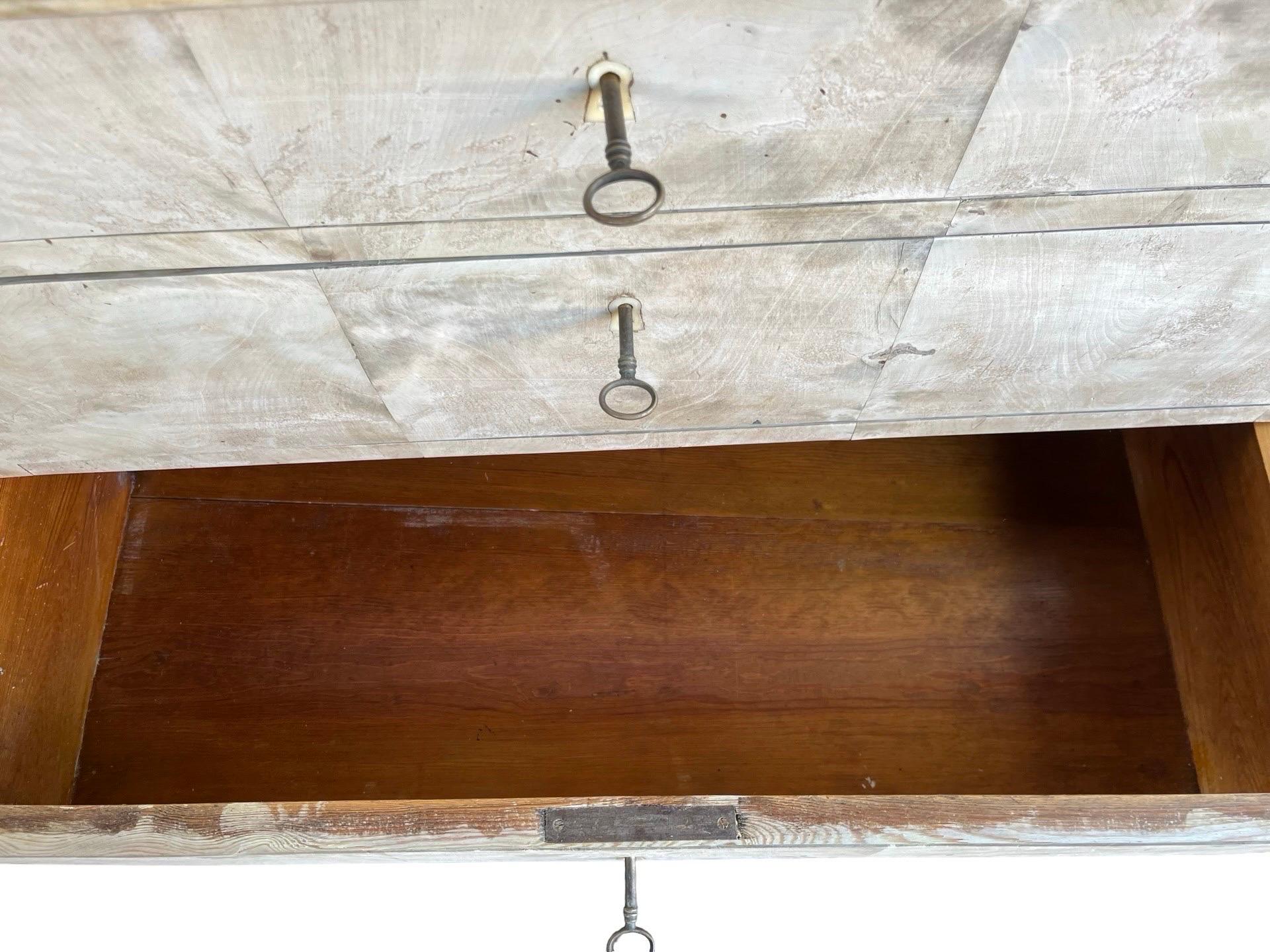 Cassettone danese Biedermeier in acero sbiancato del XIX secolo in vendita 5