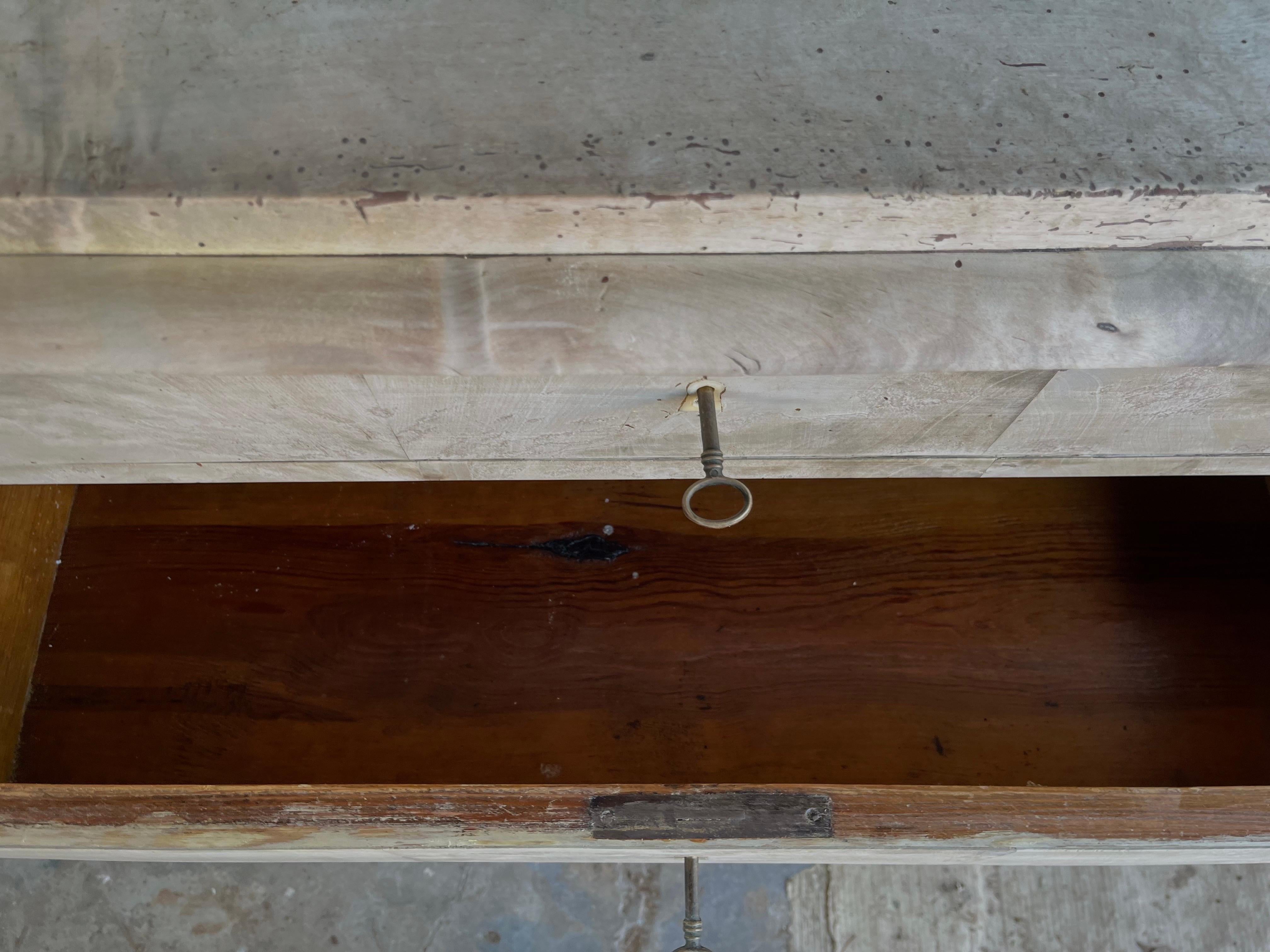 Cassettone danese Biedermeier in acero sbiancato del XIX secolo in vendita 10