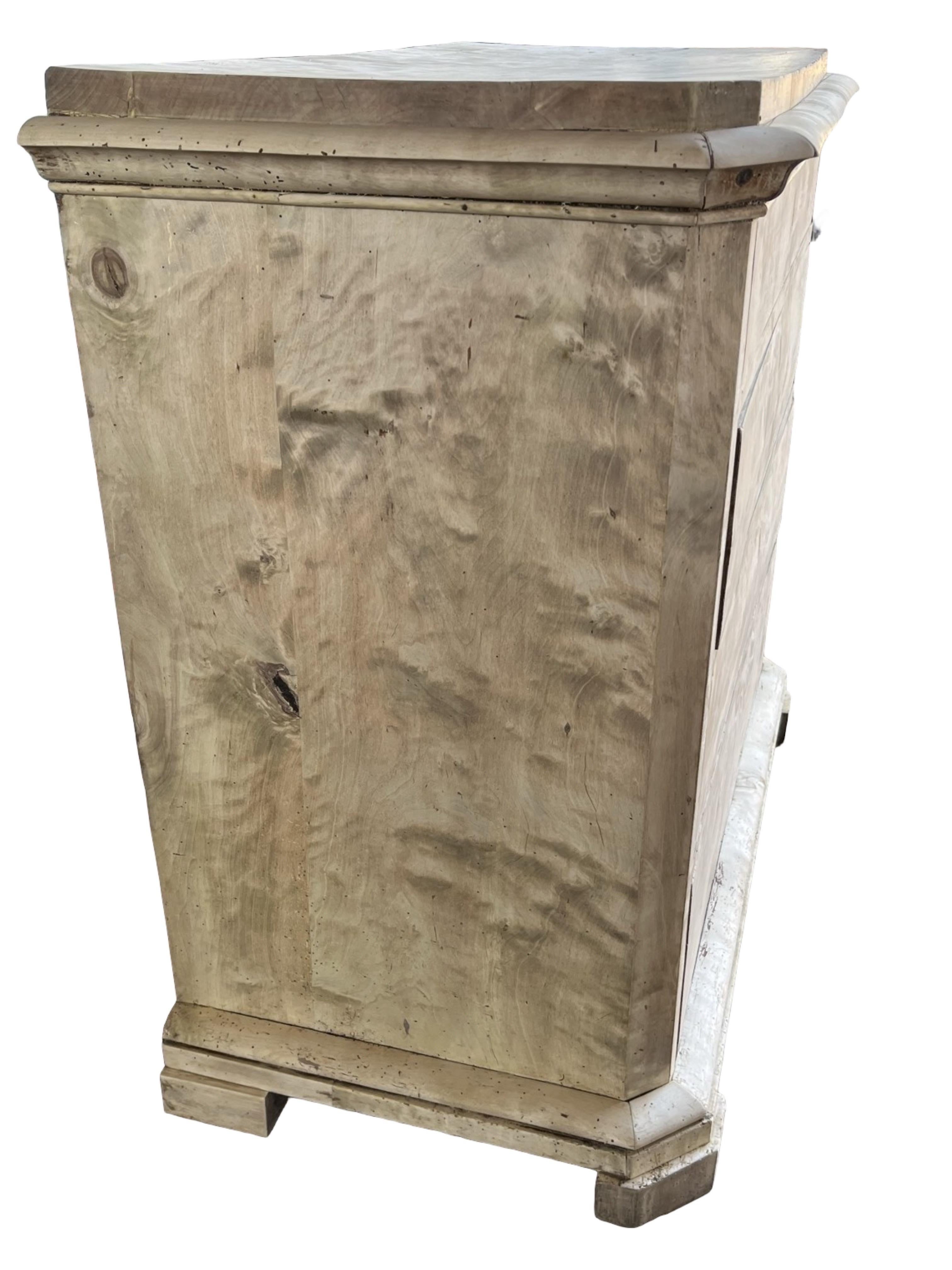 Blanchi 19th Century Danish Biedermeier Bleached Maple Chest of Drawers en vente