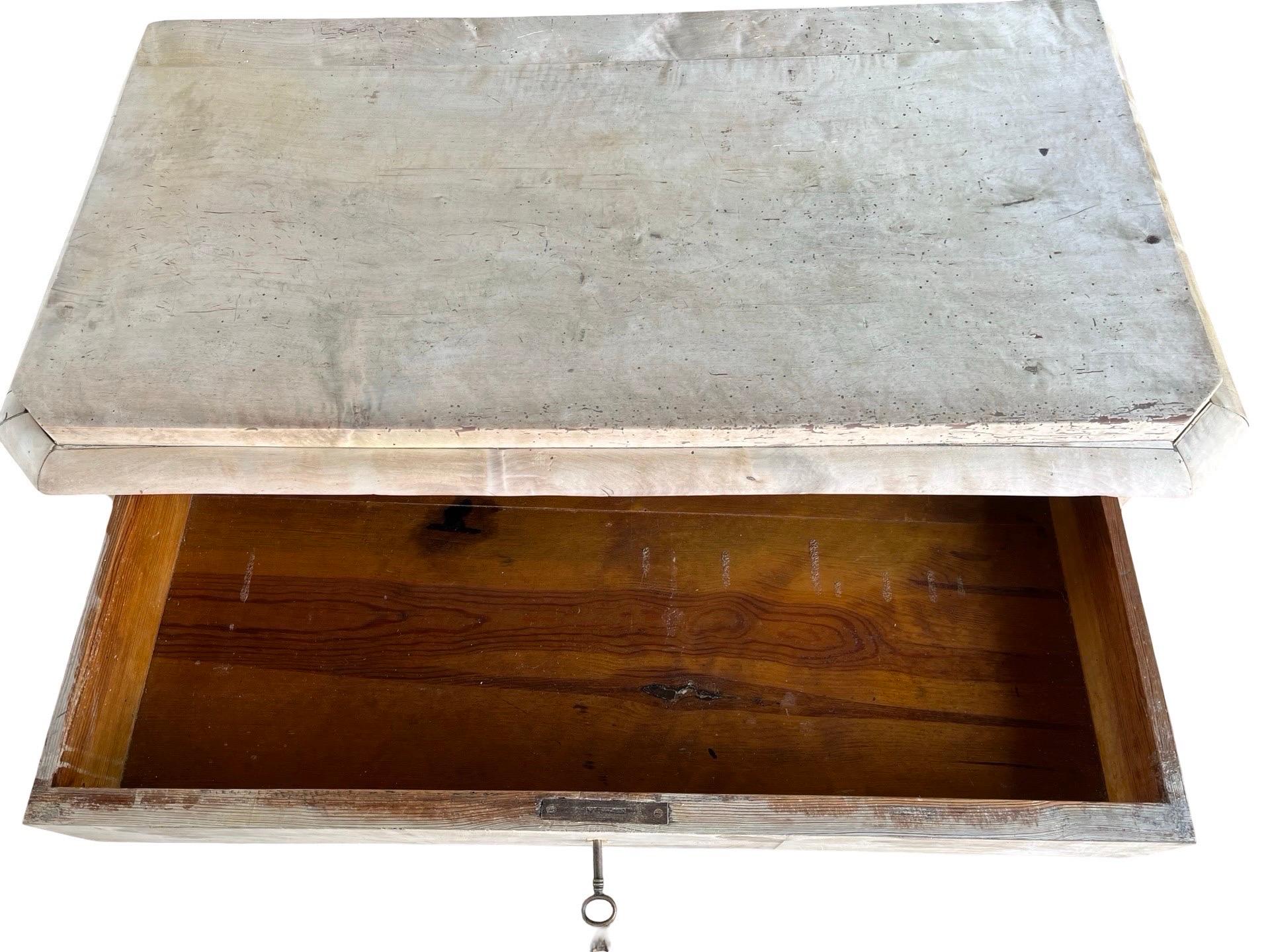 XIXe siècle 19th Century Danish Biedermeier Bleached Maple Chest of Drawers en vente