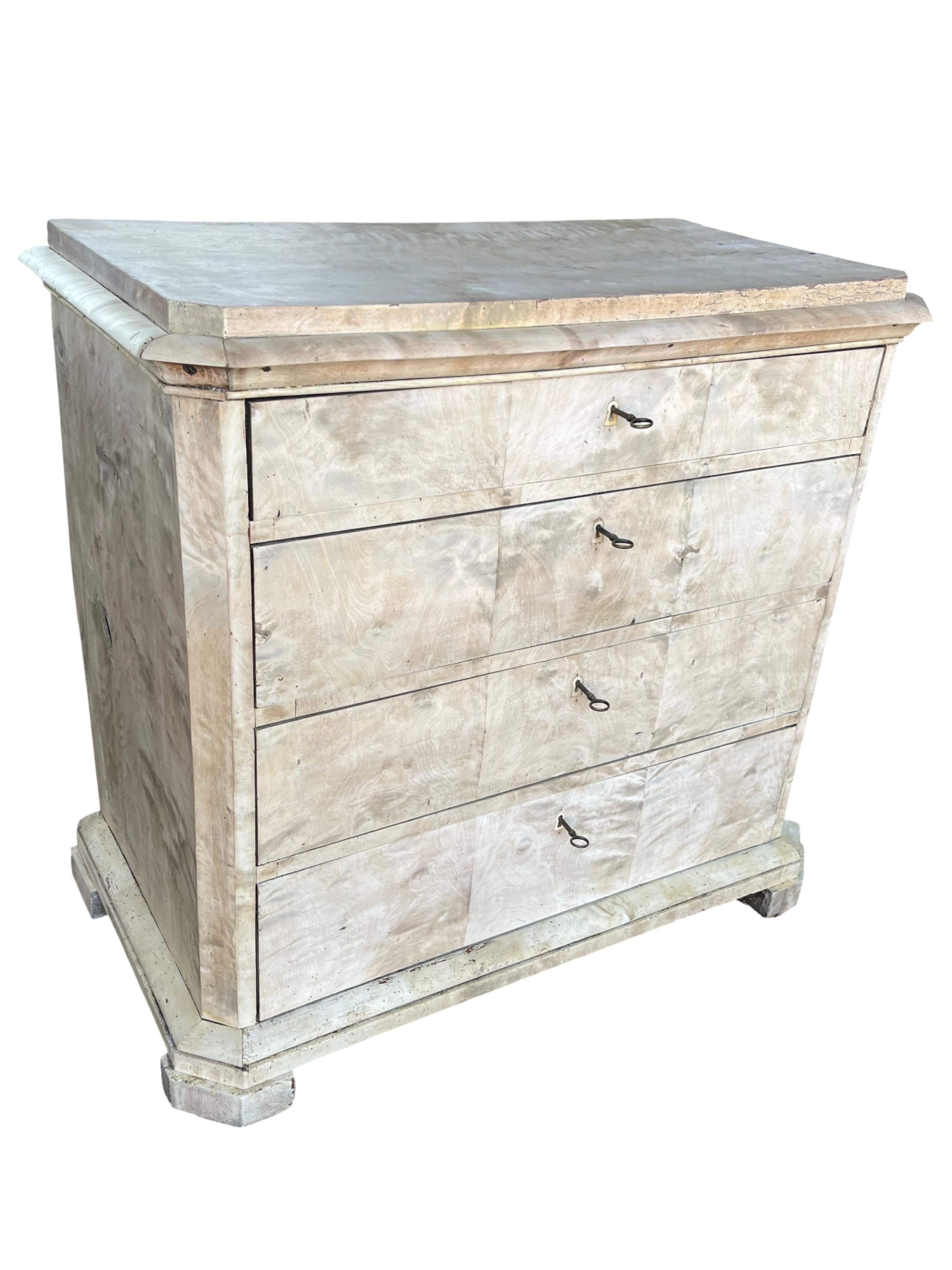 Érable 19th Century Danish Biedermeier Bleached Maple Chest of Drawers en vente
