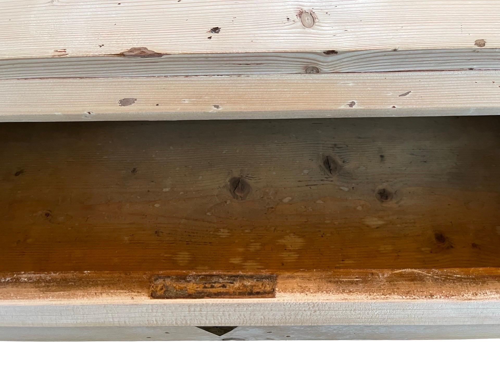 19. Jahrhundert Dänische Biedermeier Kommode aus gebleichtem Kiefernholz im Angebot 7