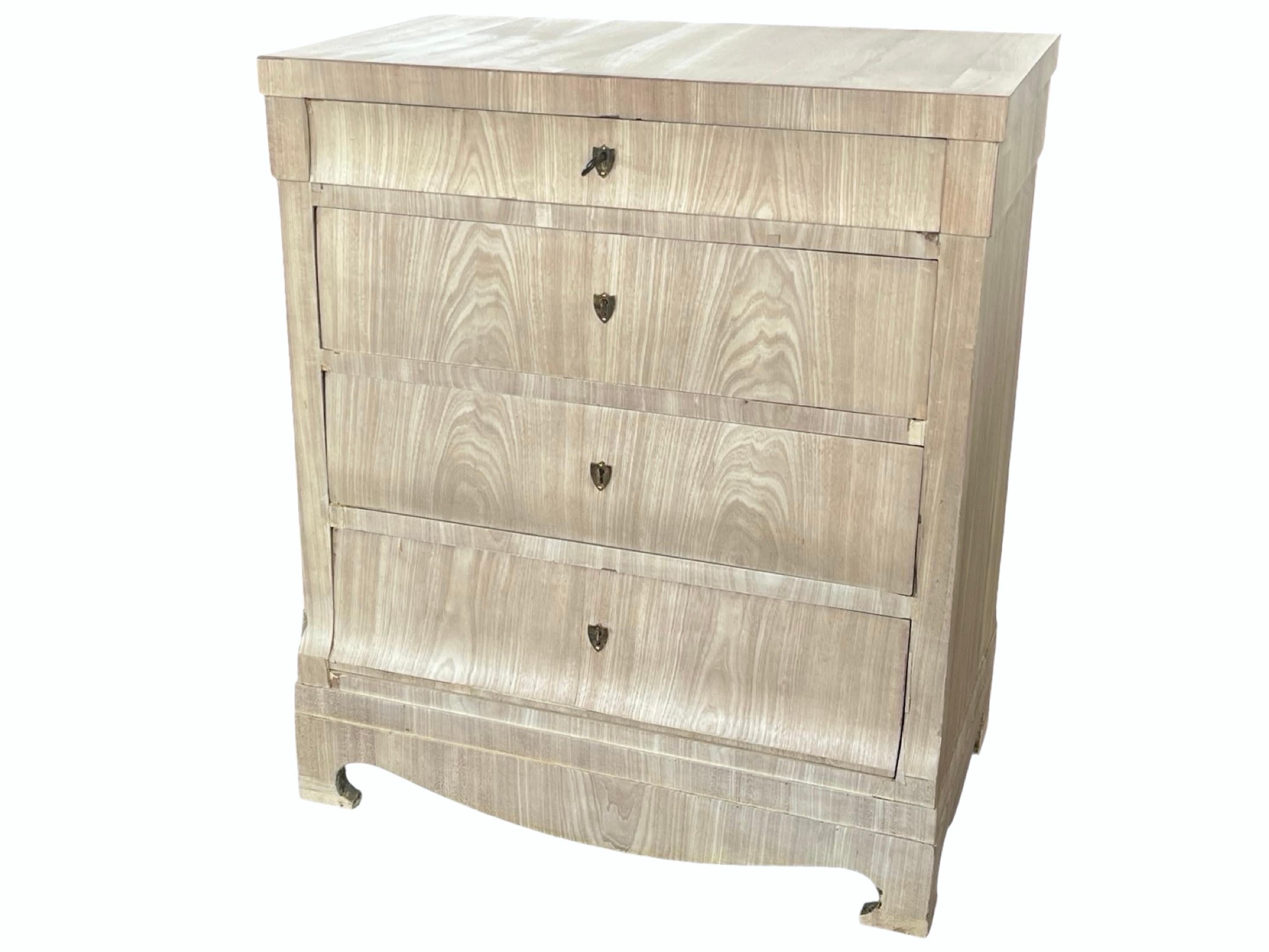 Cassettiera Biedermeier danese in mogano sbiancato del XIX secolo in vendita 9