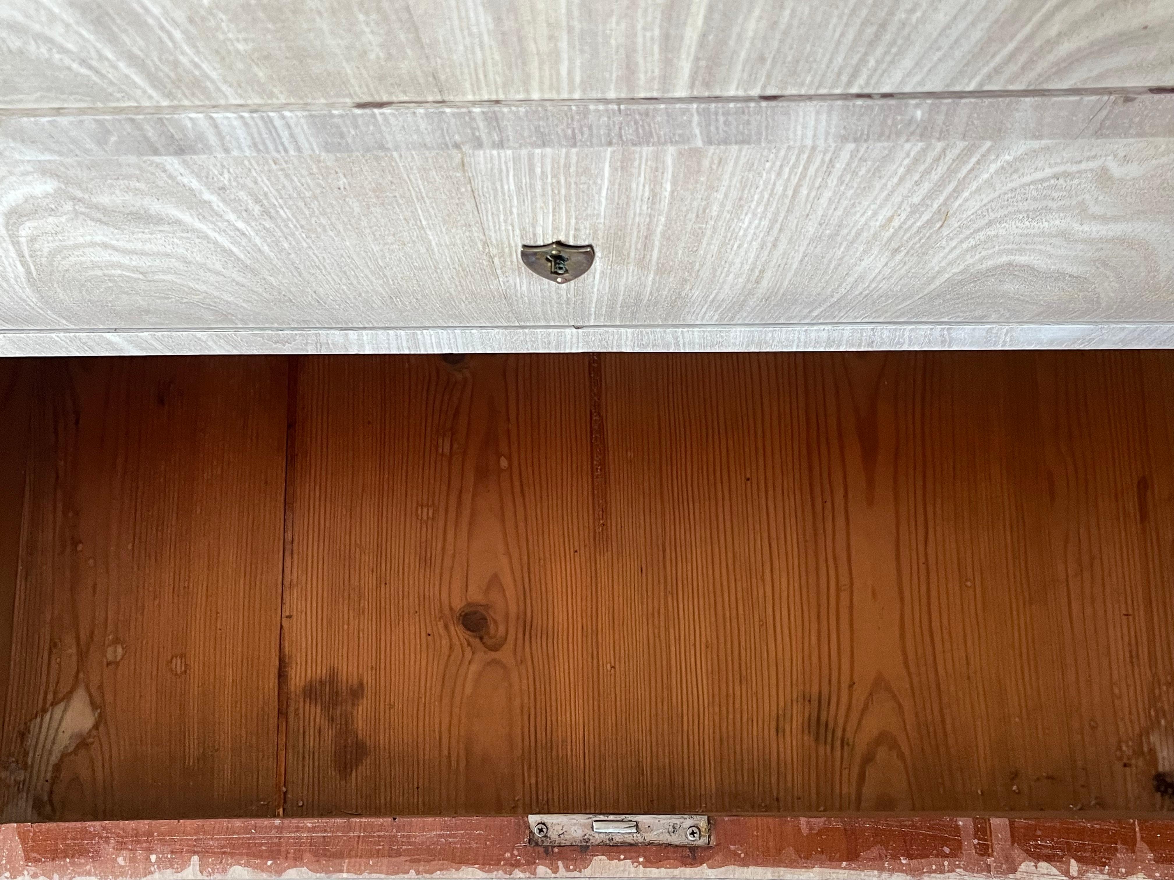 Cassettiera Biedermeier danese in mogano sbiancato del XIX secolo in vendita 2