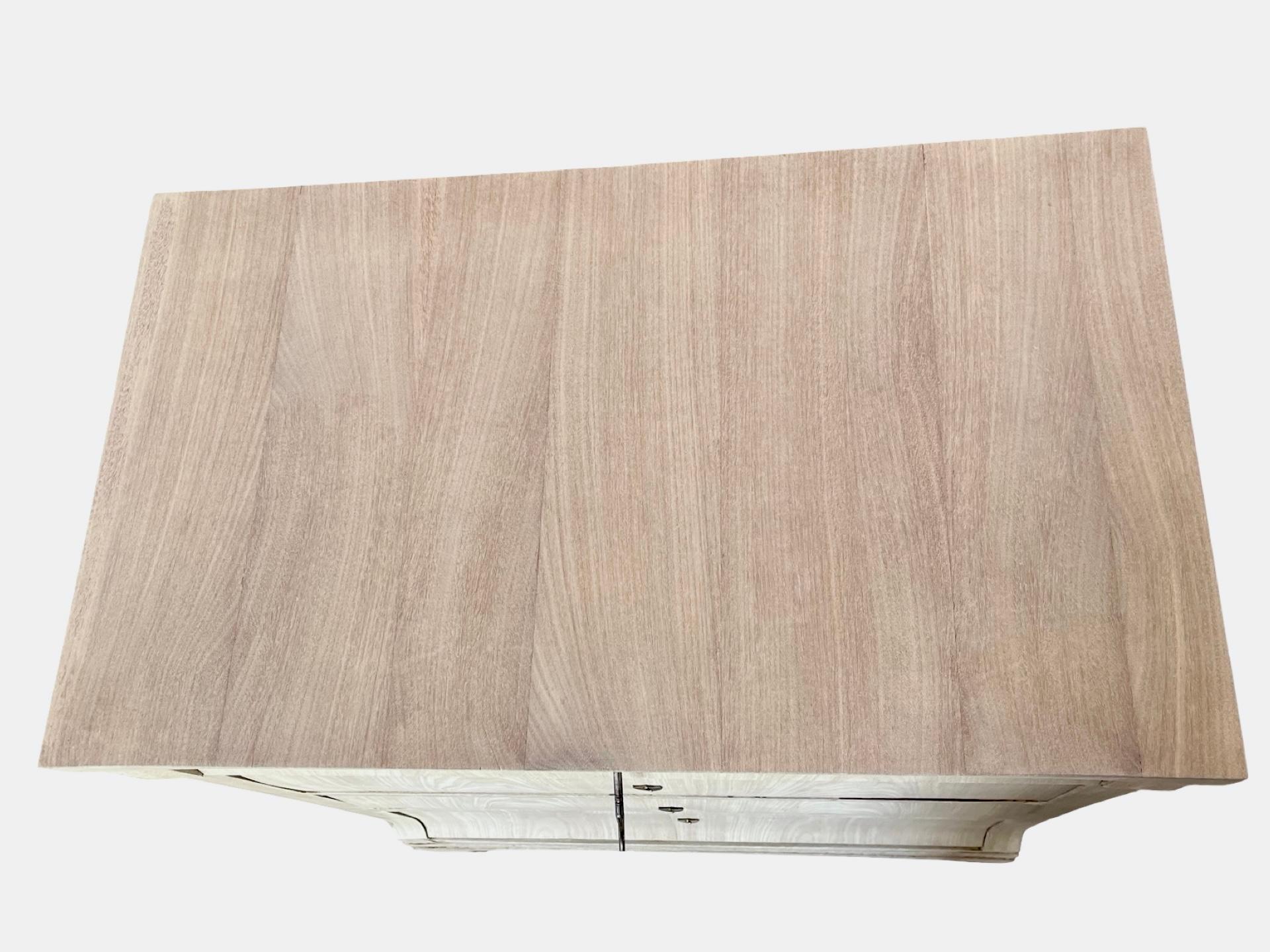 Cassettiera Biedermeier danese in mogano sbiancato del XIX secolo in vendita 3