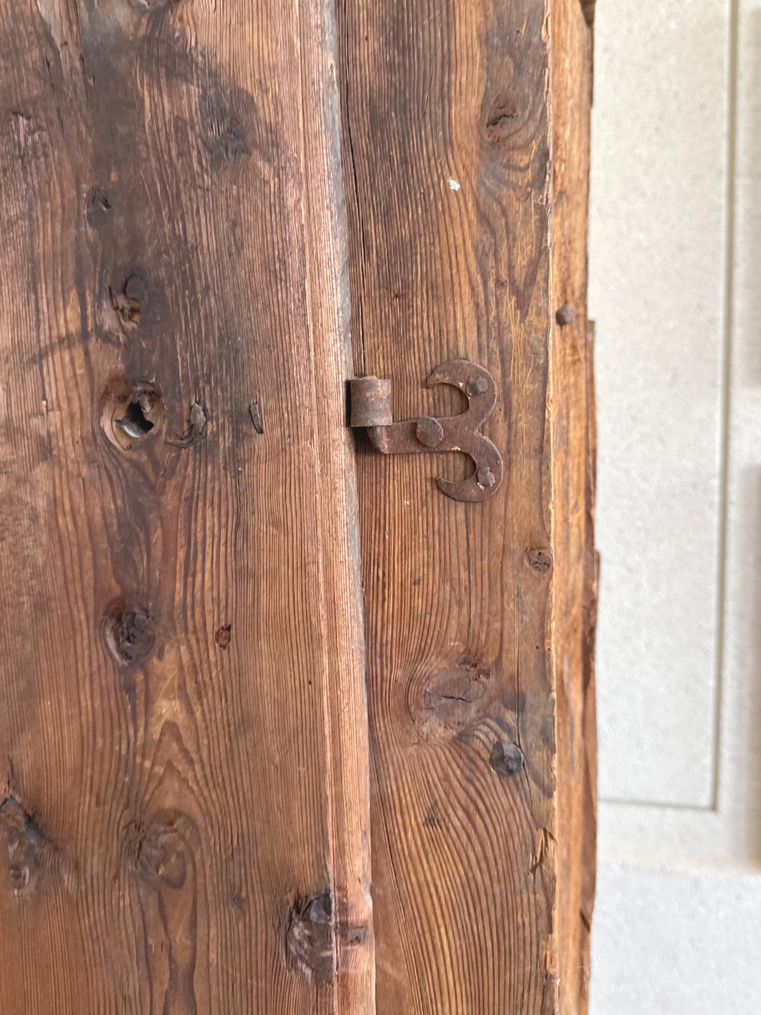 Armario danés de olmo del siglo XIX en venta 5