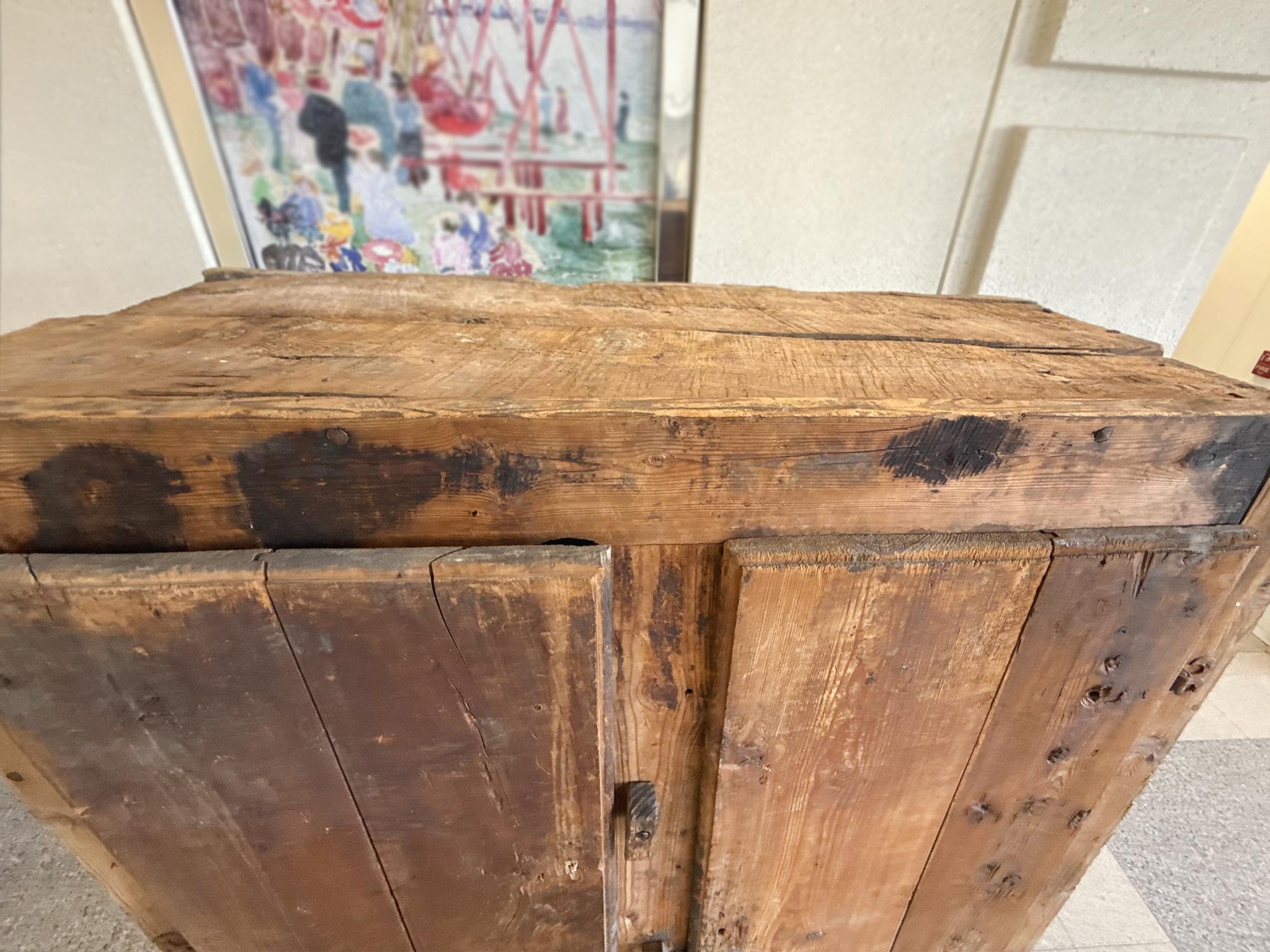 Armario danés de olmo del siglo XIX en venta 6