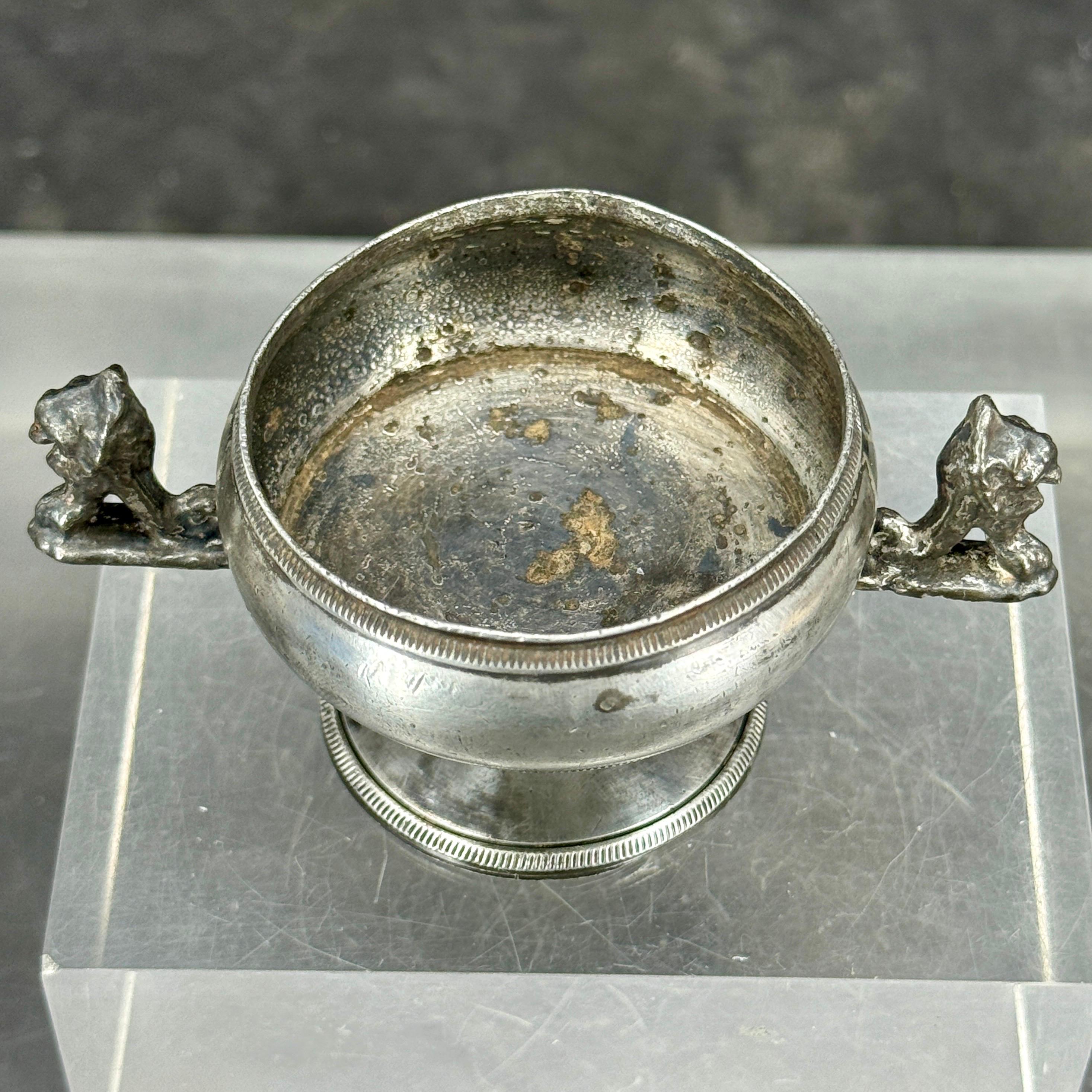 Fatto a mano Vaso per sale e pepe in peltro dell'Impero danese del XIX secolo in vendita