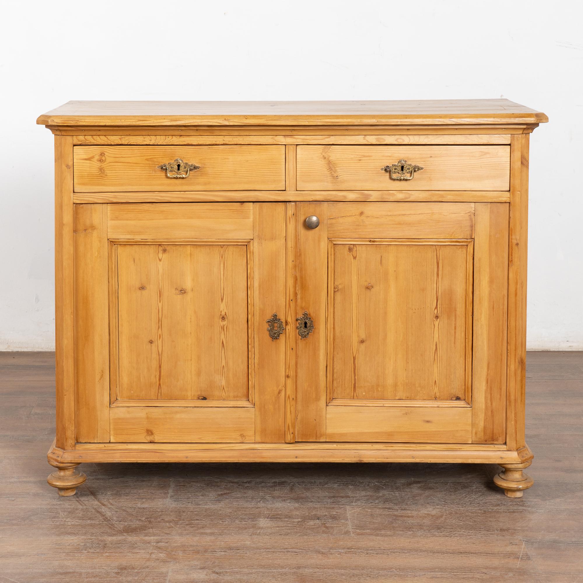 Mobile credenza in pino danese del XIX secolo In condizioni buone in vendita a Round Top, TX
