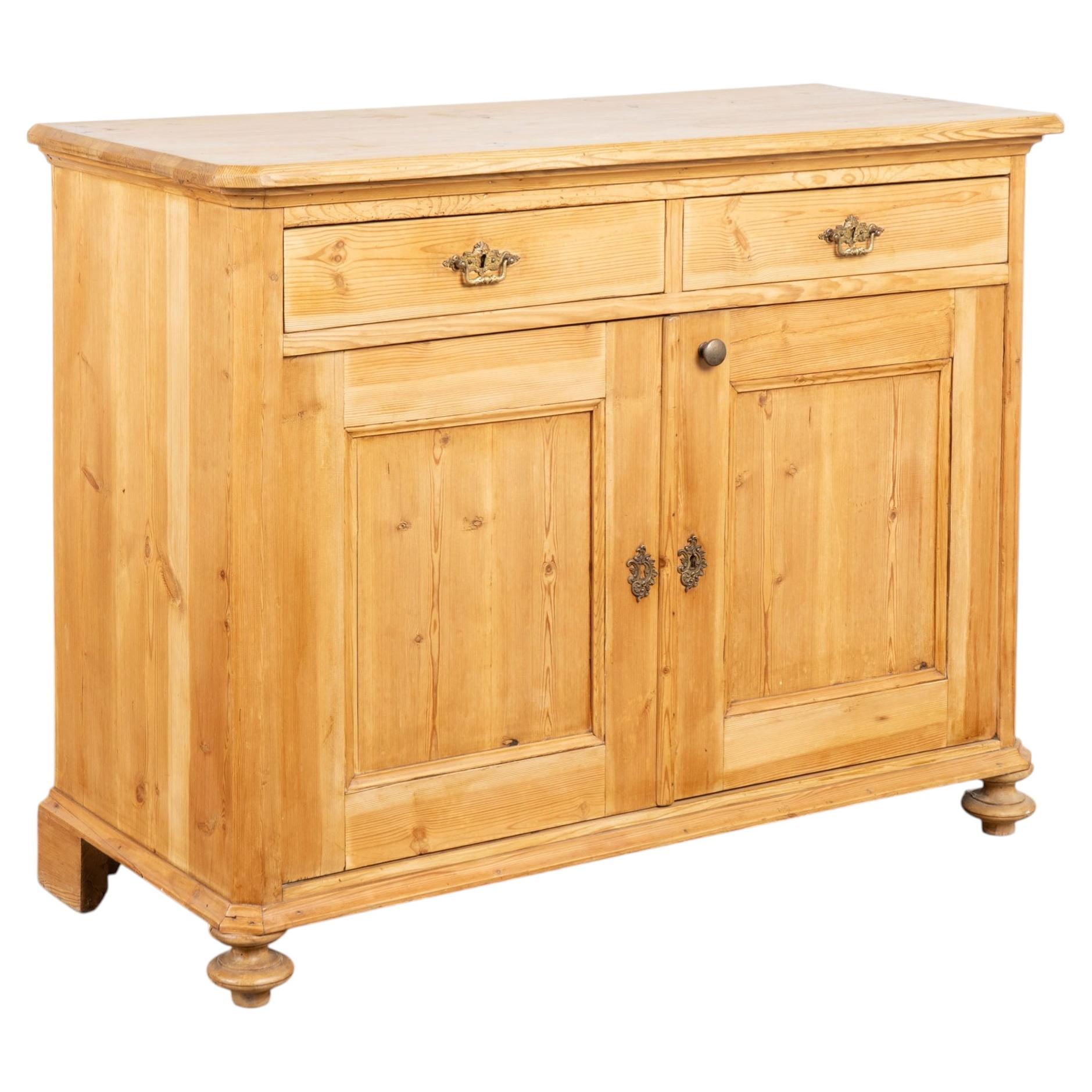 Credenza in pino danese del XIX secolo