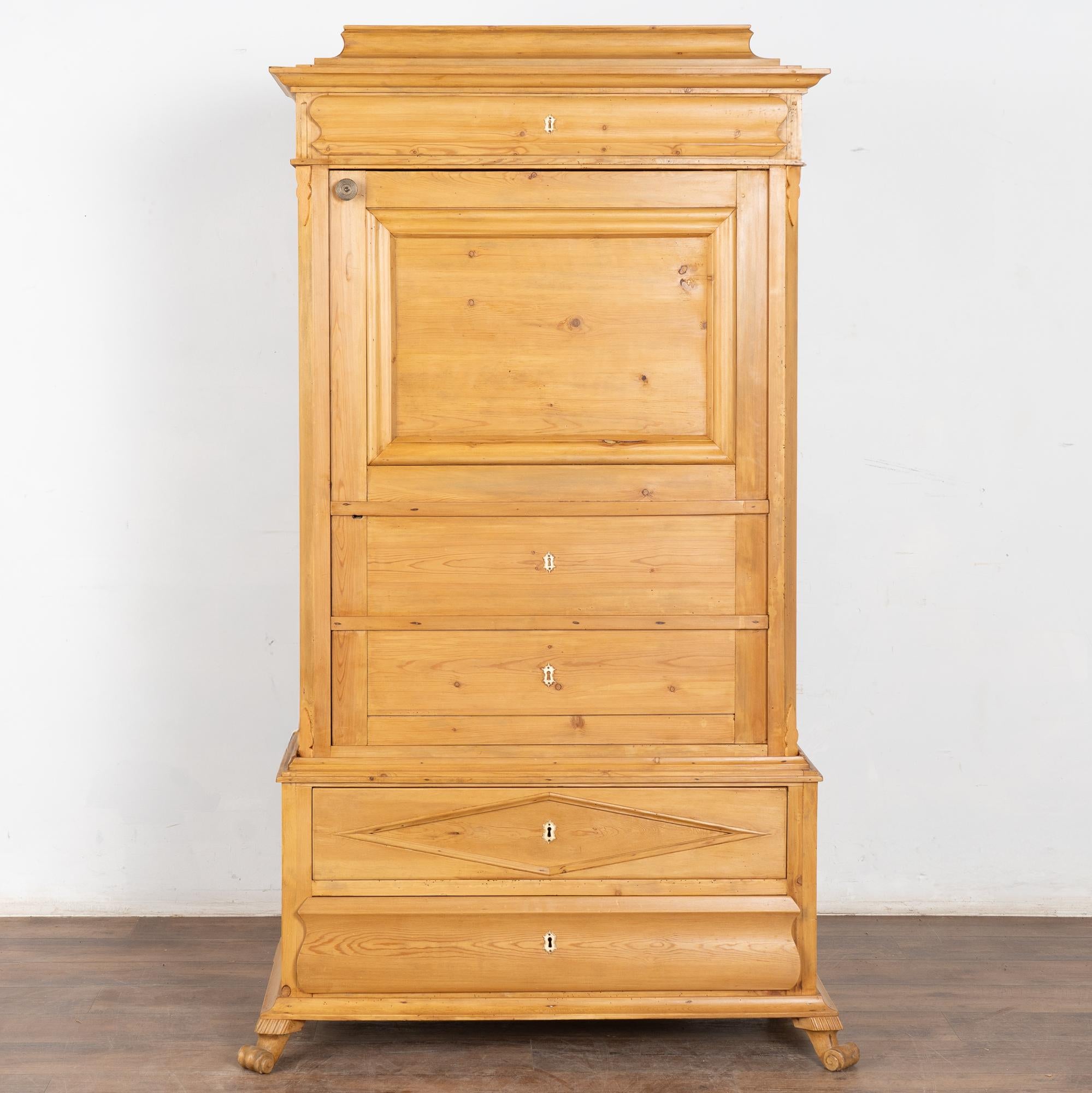 Danese Armoire danese a un'anta in pino del XIX secolo, mobile 