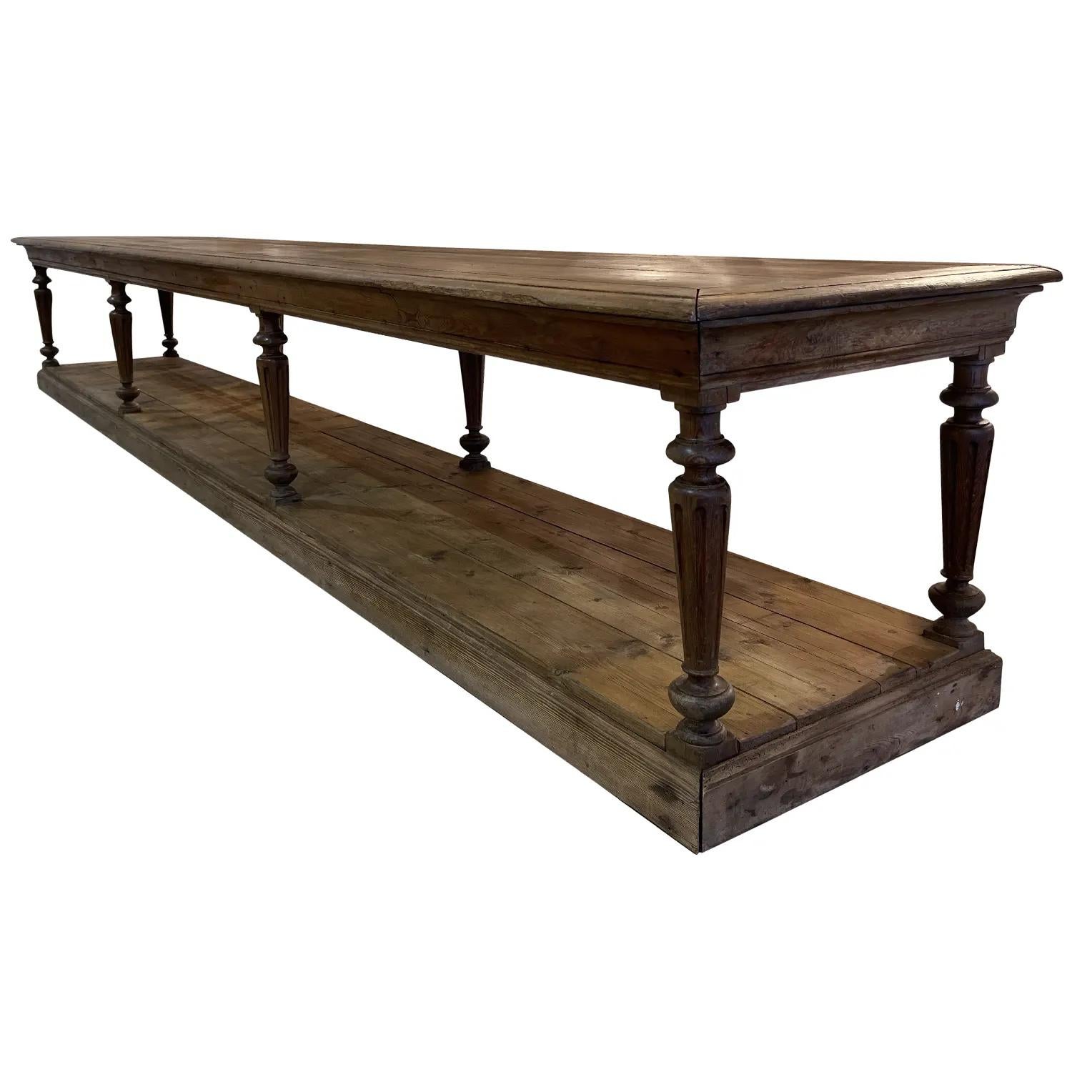 19th Century Dark-Brown French Antique Oakwood Monumental Tailor’s Table In Good Condition For Sale In West Palm Beach, FL