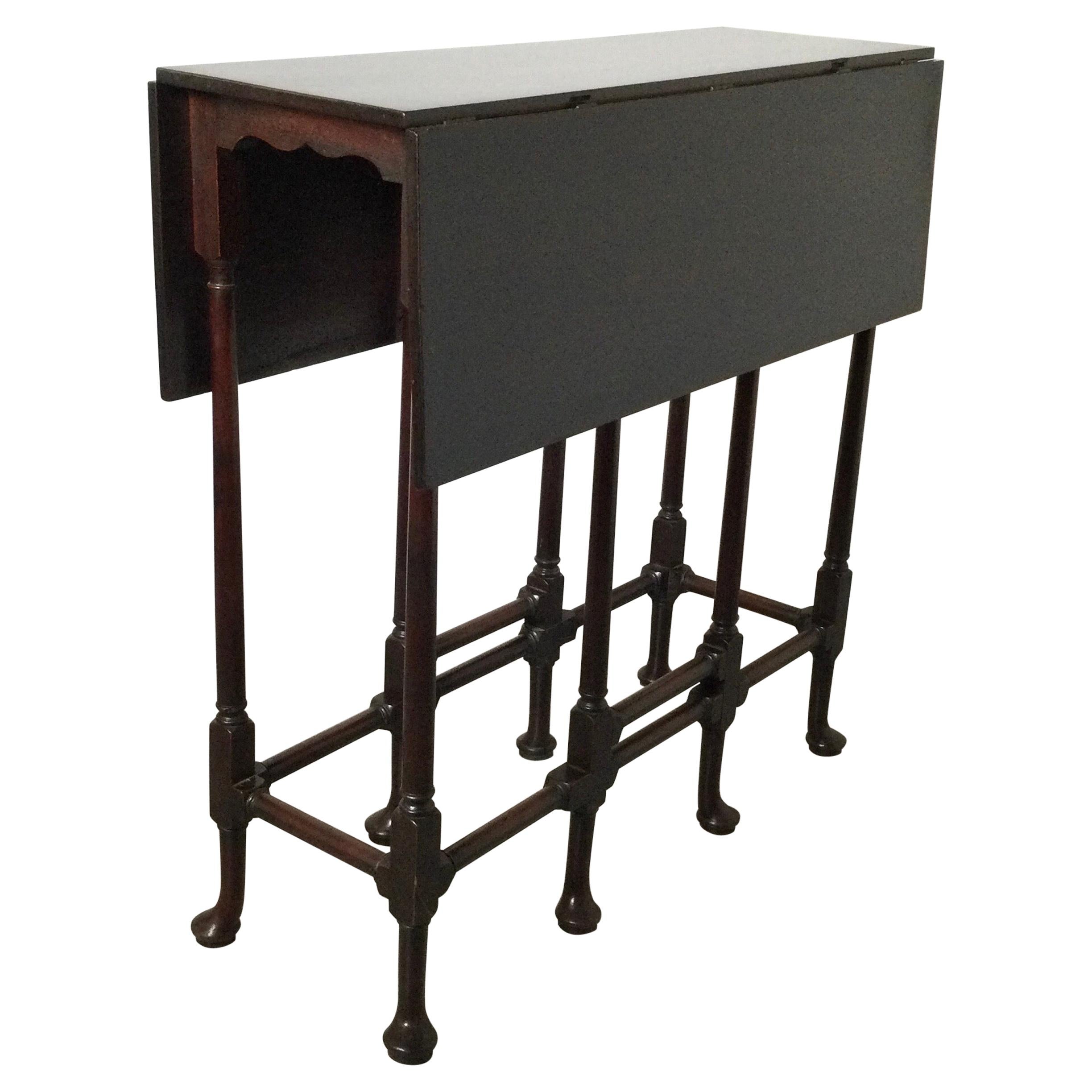 19th Century Dark Mahogany Gateleg Drop Leaf Table