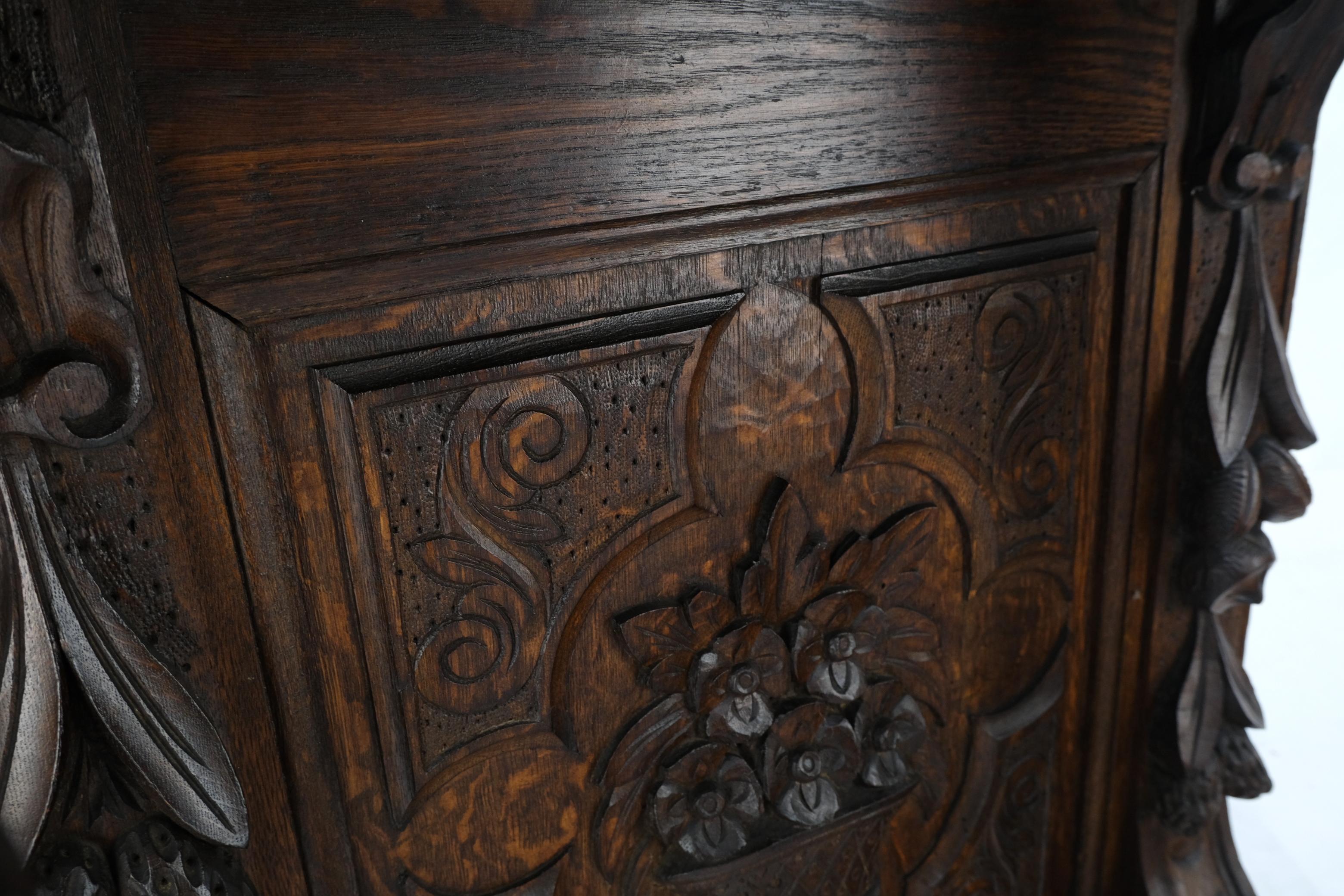 19th Century Davenport Heavily Carved Oak Desk w/ Rope Twist Supports 4 Drawers For Sale 8