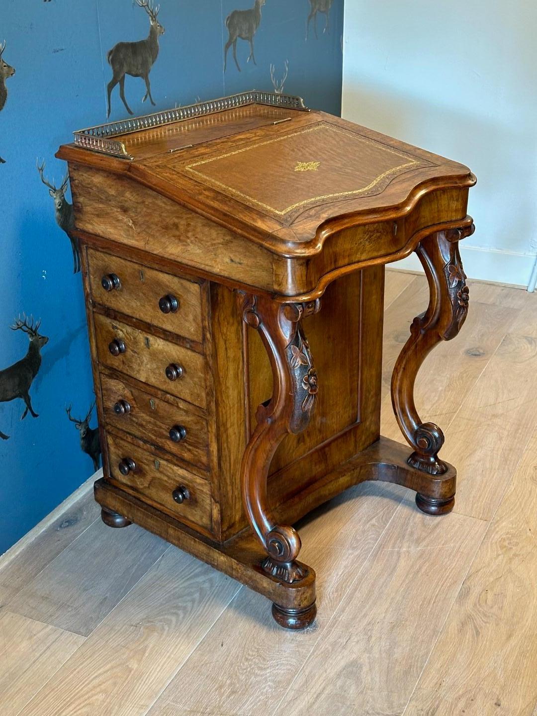 Noce Secretaire Davenport del XIX secolo in vendita