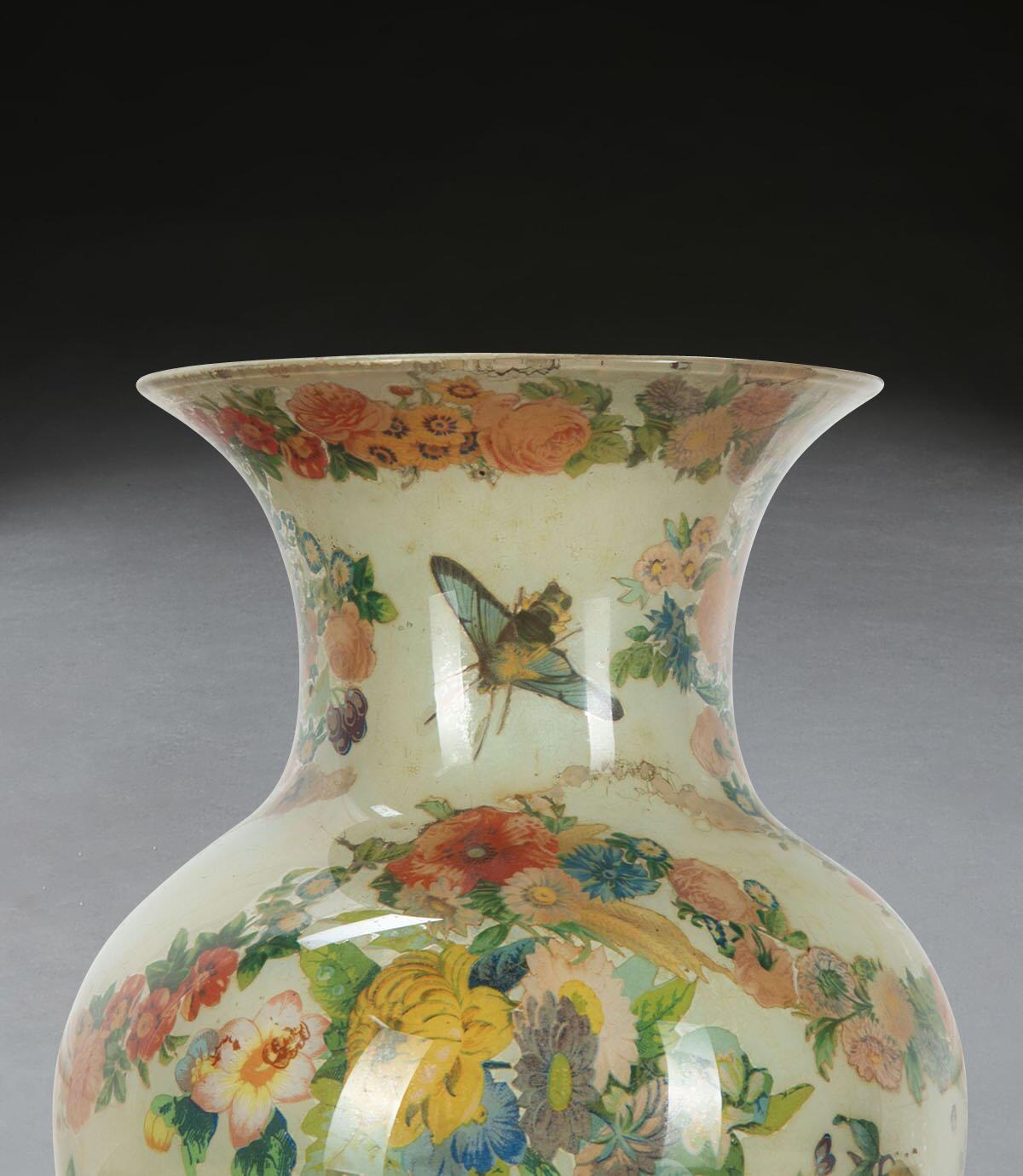 Decalcomania-Vase aus dem 19. Jahrhundert (Mittleres 19. Jahrhundert) im Angebot