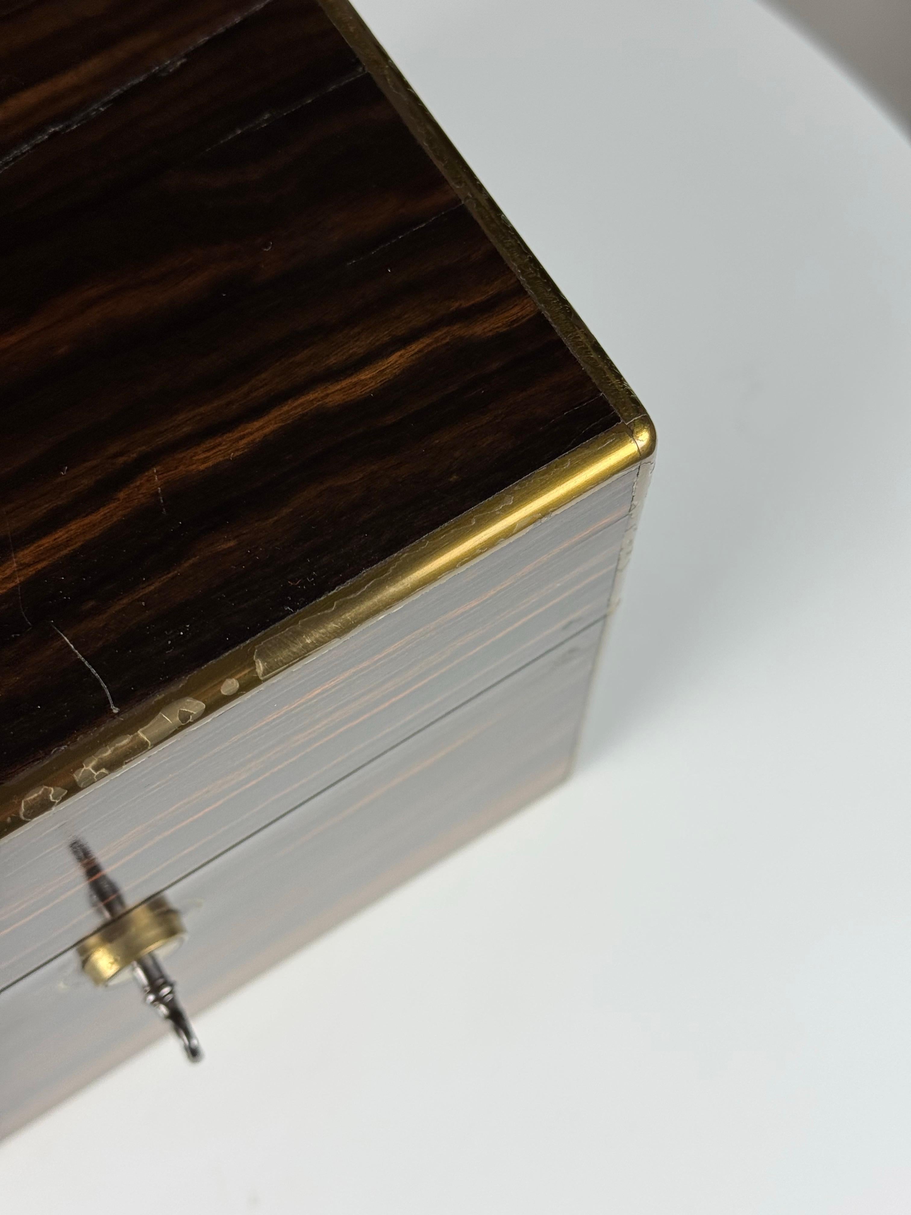 19th century Decanter Box with Braham lock en vente 7