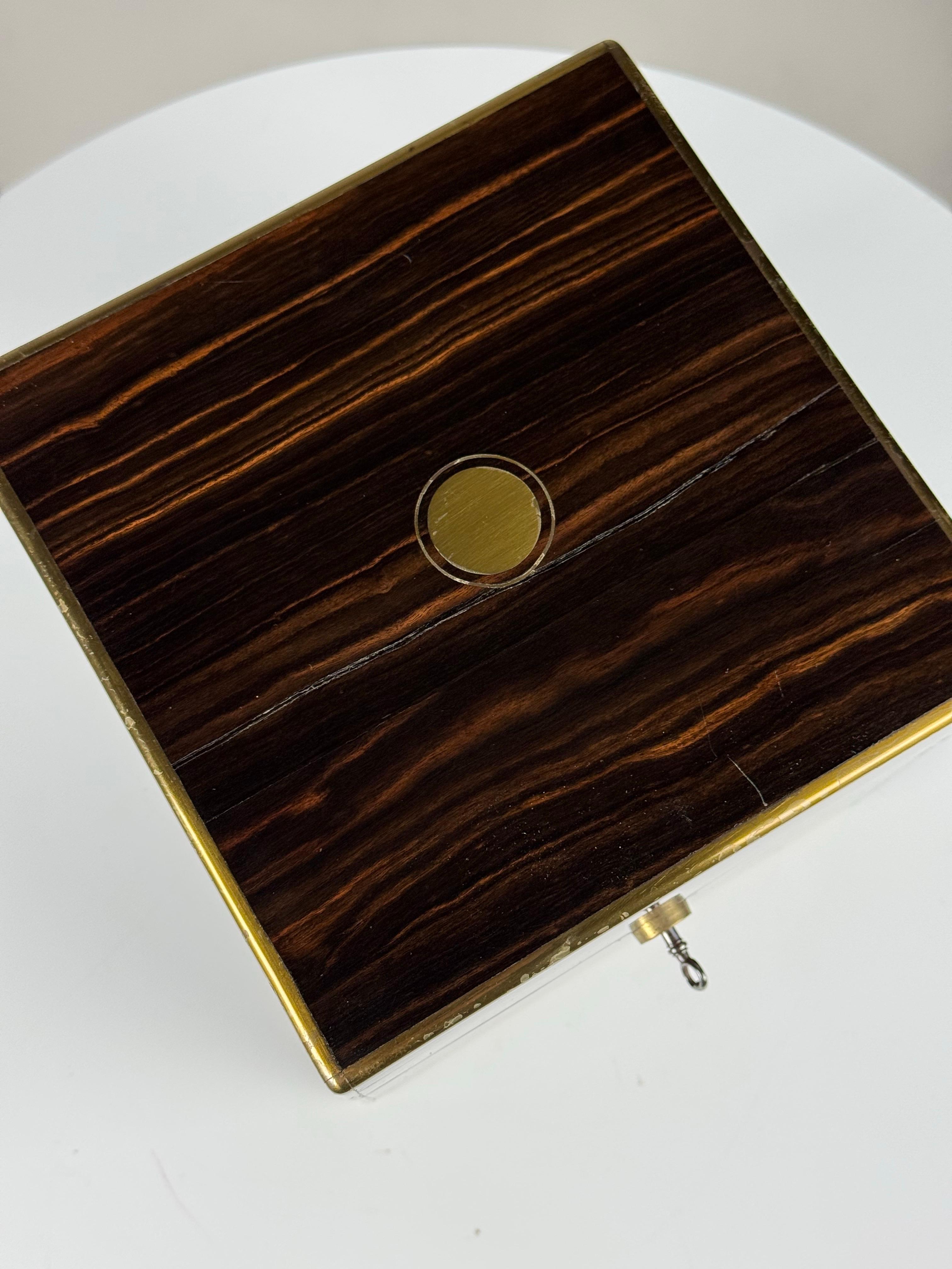 19th century Decanter Box with Braham lock en vente 11