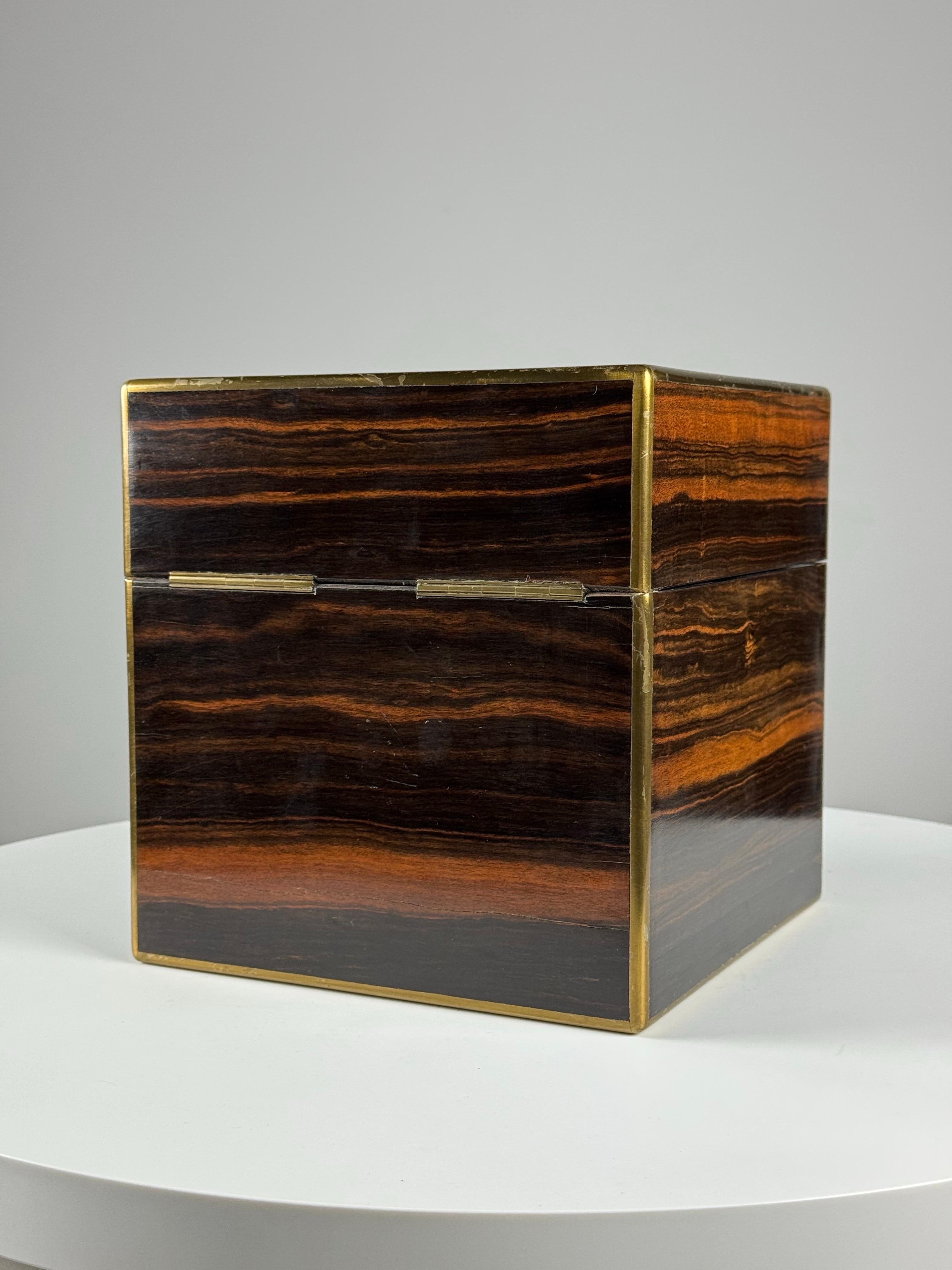 19th century Decanter Box with Braham lock en vente 13