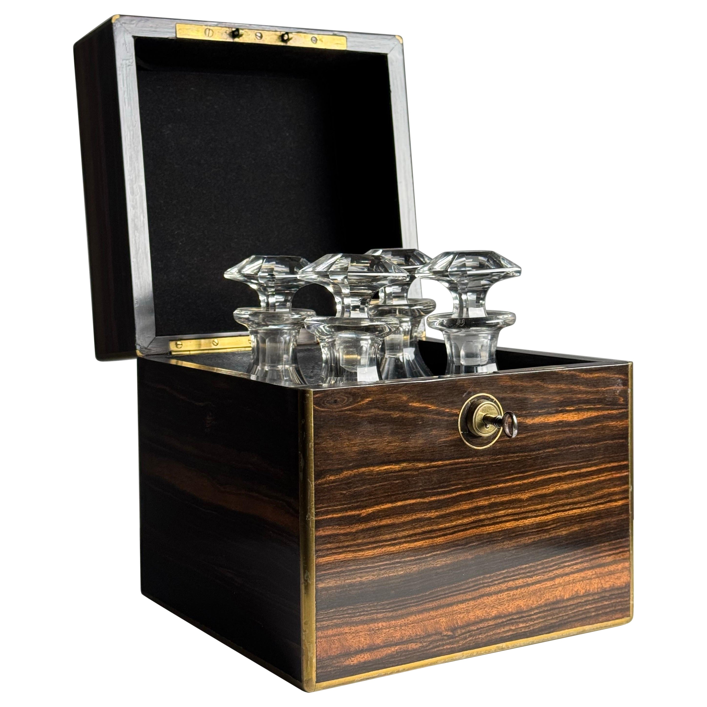 19th century Decanter Box with Braham lock