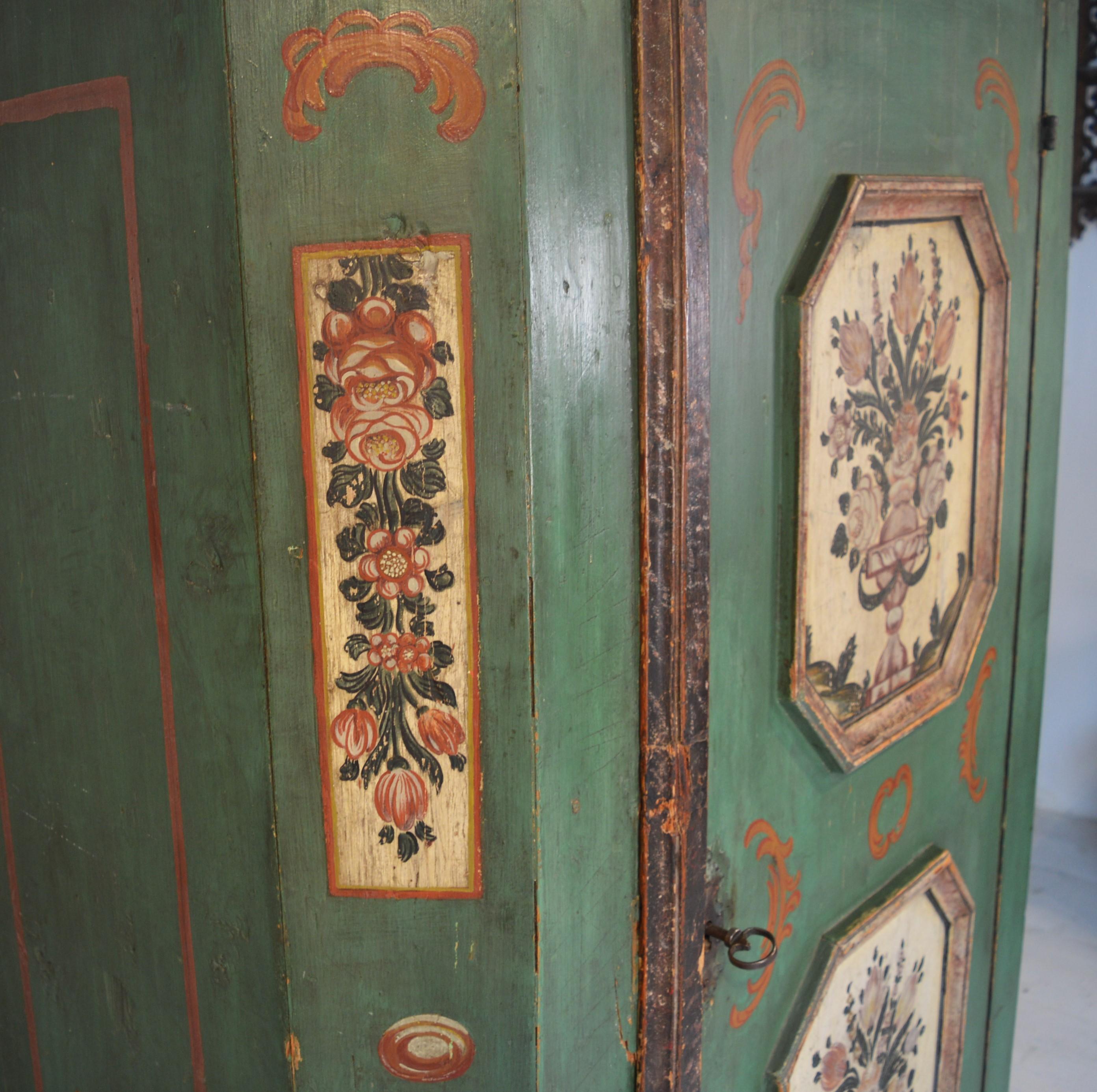 Pine 19th Century Decorated Alpine Cupboard For Sale