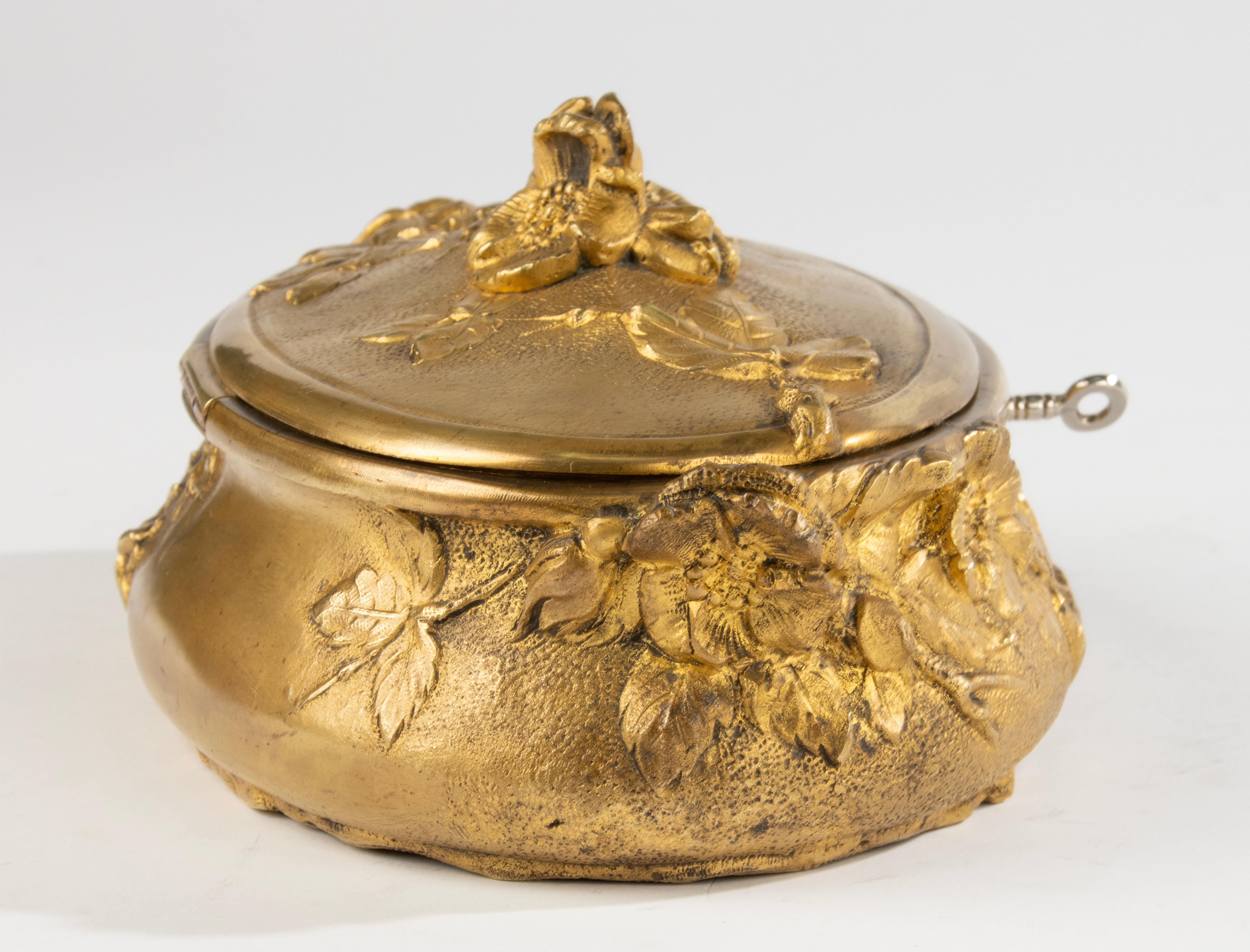 19th Century Decorative Box  - Ormolu Gilt Bronze - French Napoleon III For Sale 6