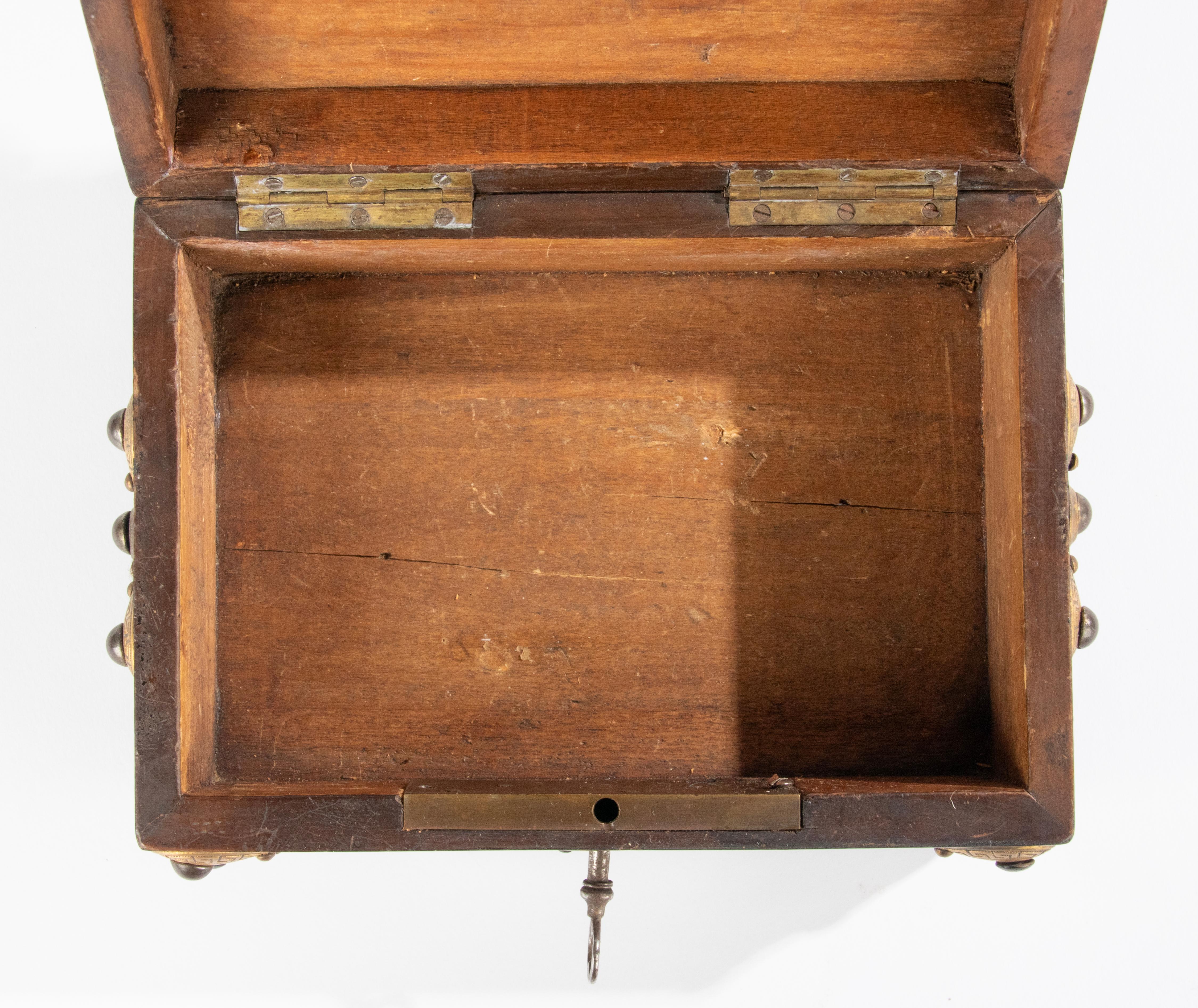 Dekorative ebonisierte Schachtel aus dem 19. Jahrhundert – Steine und Bronzebeschläge – Napoleon III.  im Angebot 6