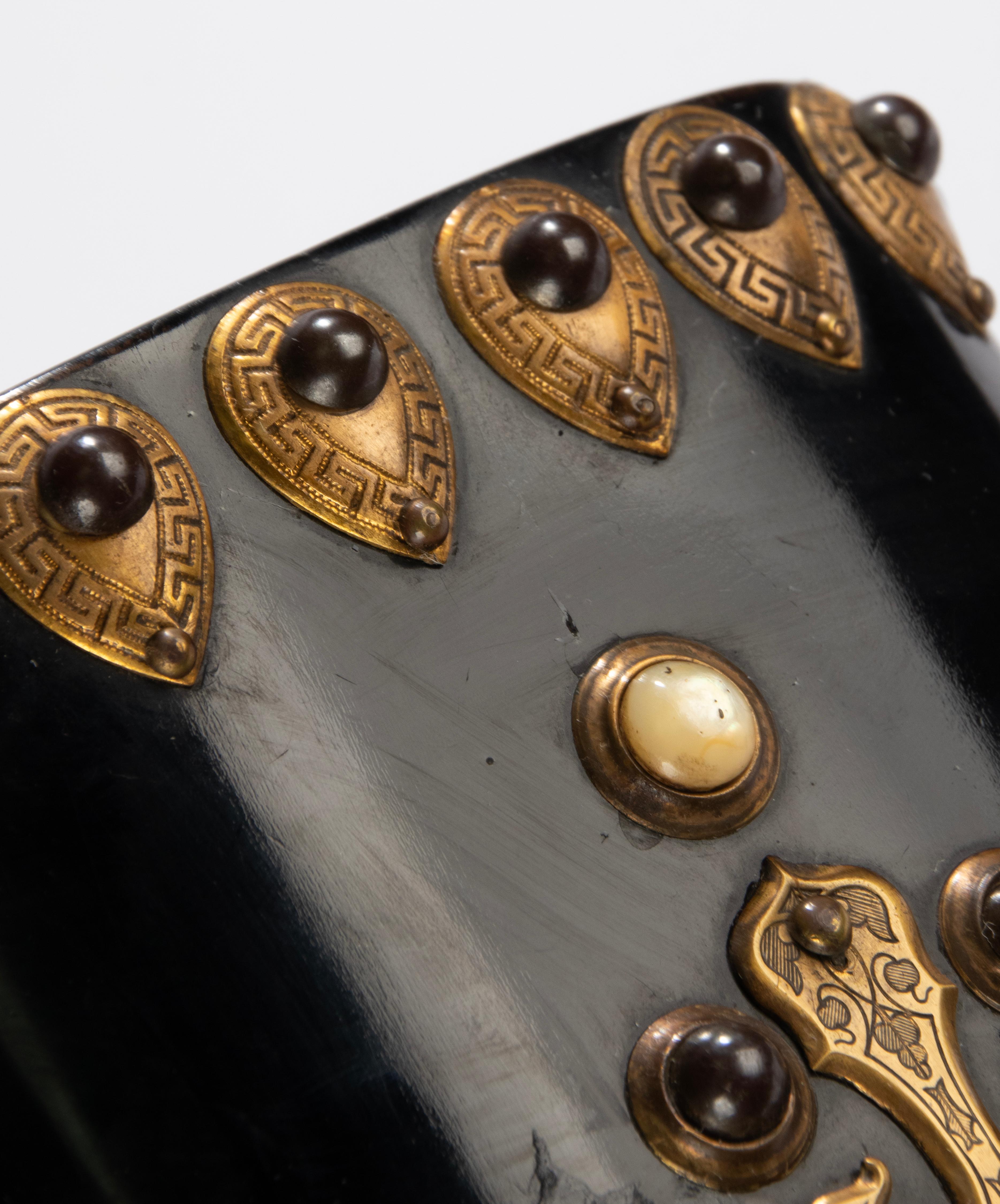 Dekorative ebonisierte Schachtel aus dem 19. Jahrhundert – Steine und Bronzebeschläge – Napoleon III.  im Angebot 10