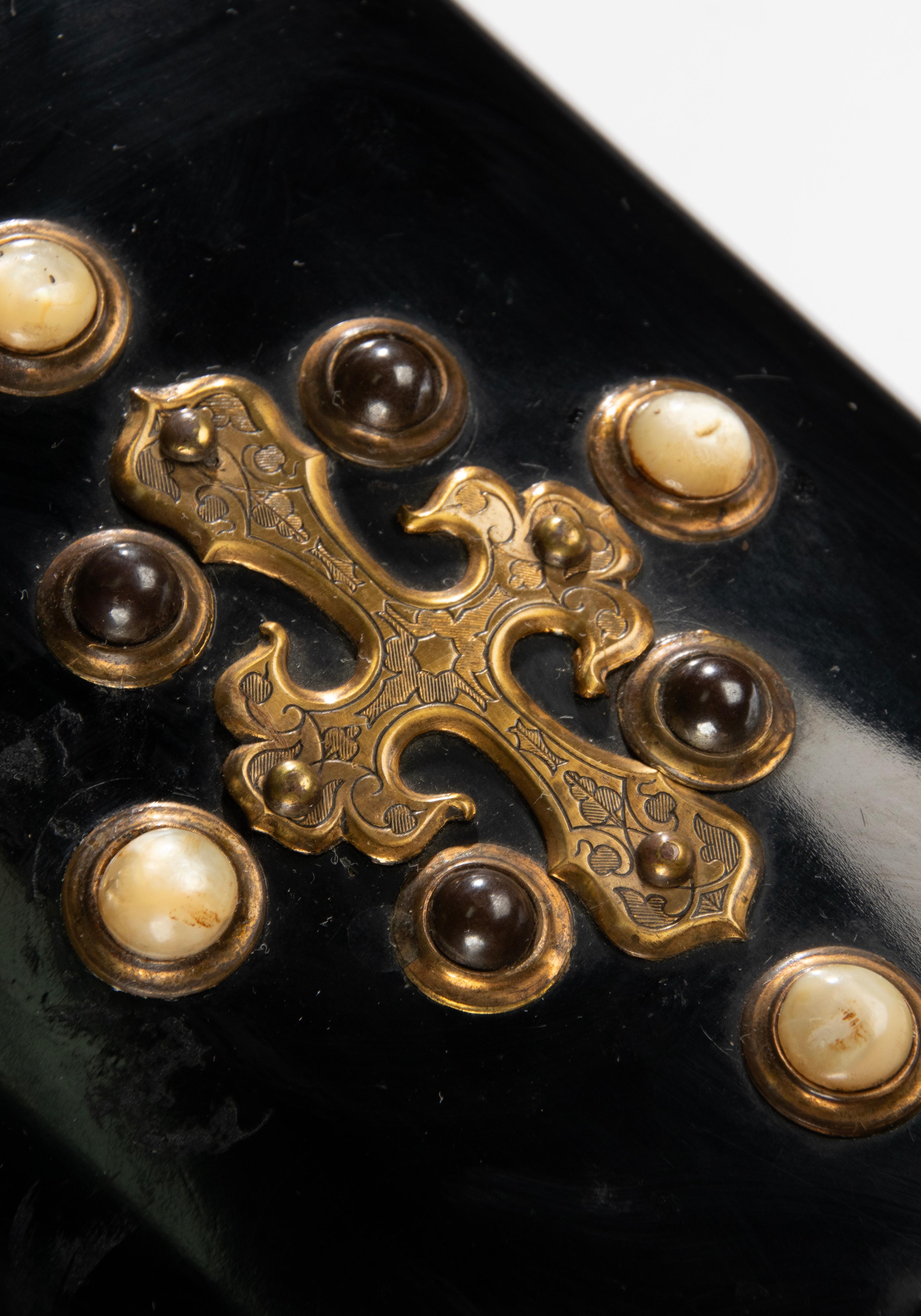 Dekorative ebonisierte Schachtel aus dem 19. Jahrhundert – Steine und Bronzebeschläge – Napoleon III.  im Angebot 1