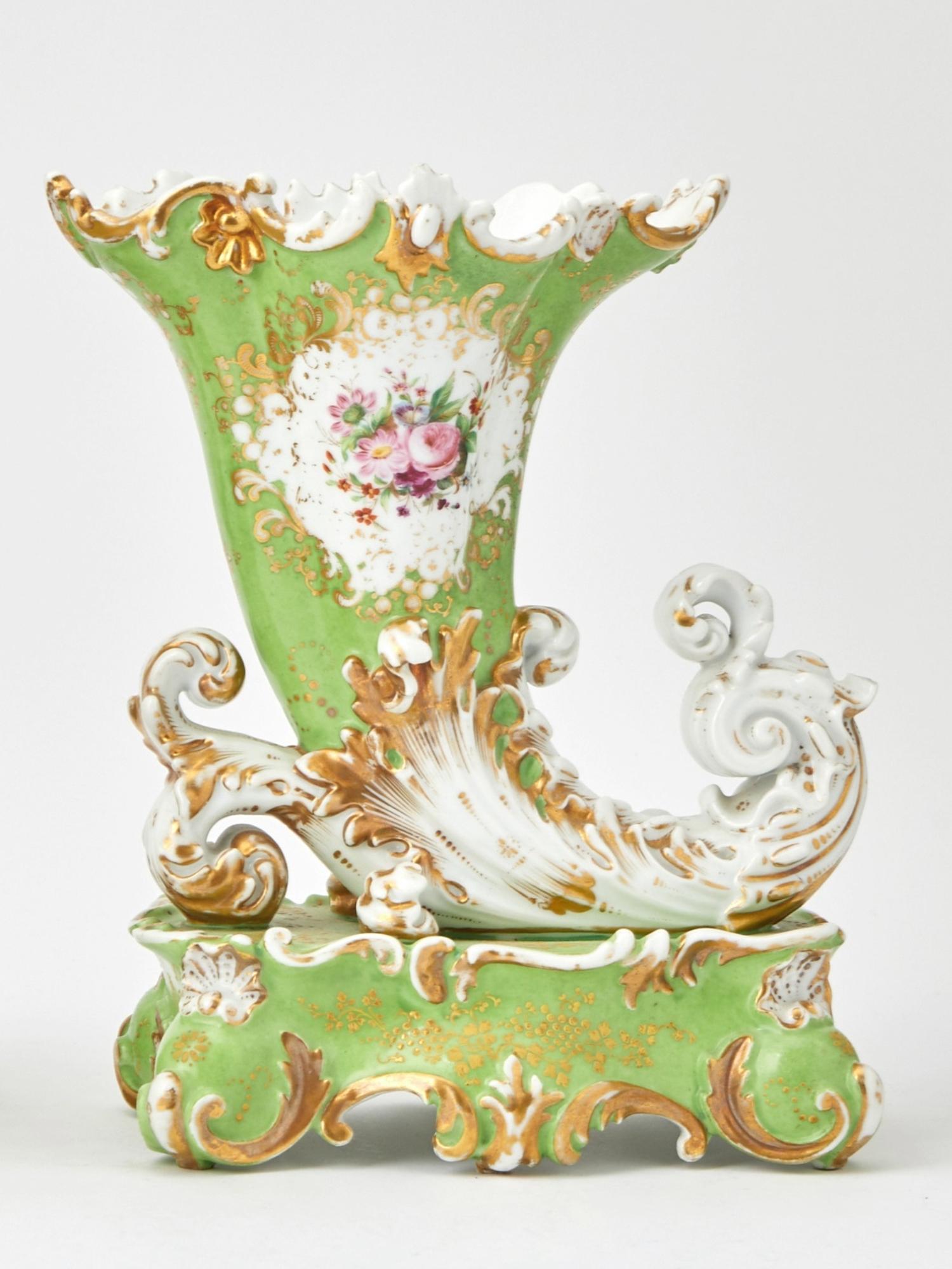 Vasi decorativi del XIX secolo di Jacob Petit, rinomato produttore di oggetti d'arredo in vendita 1