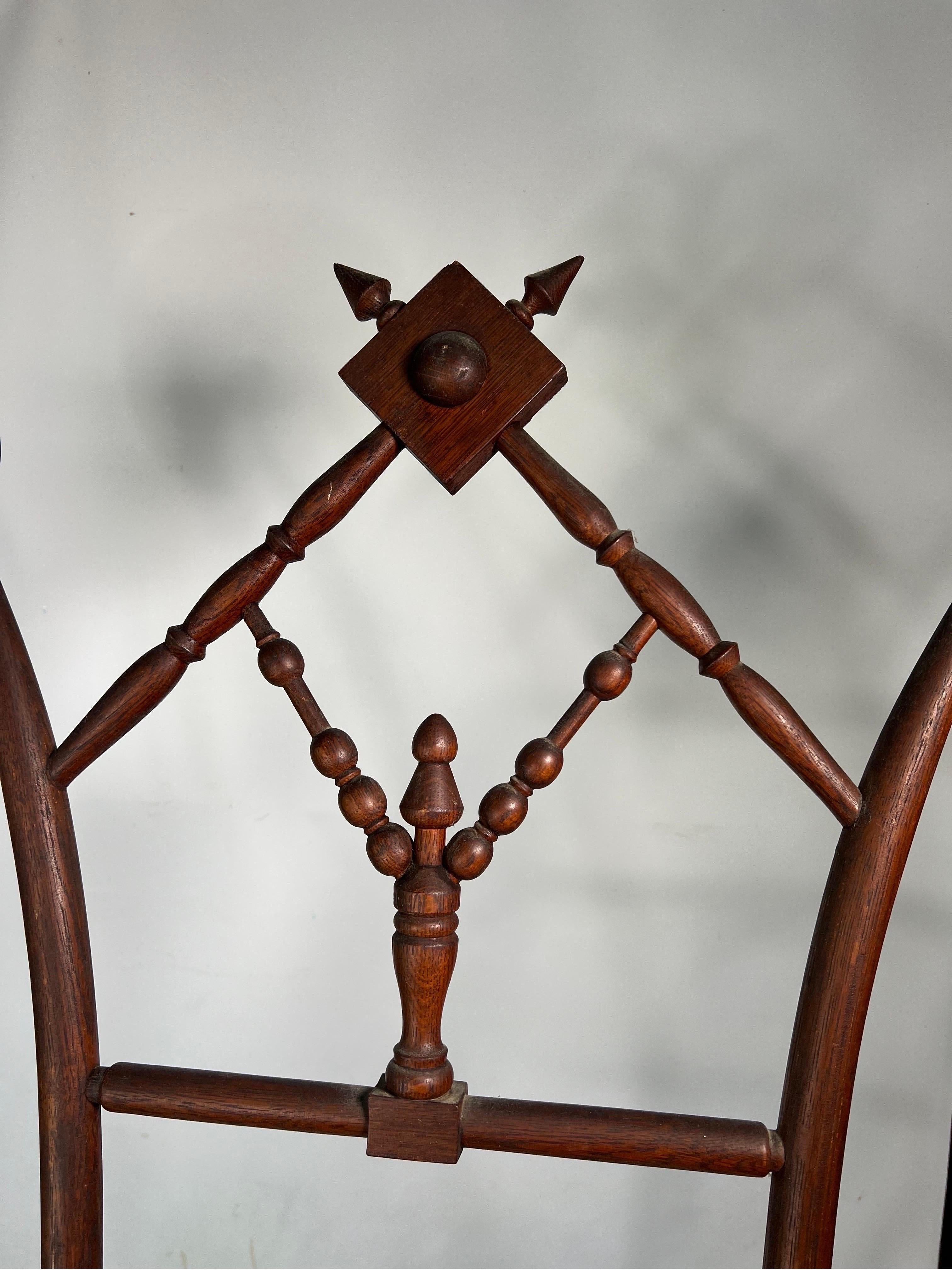 American 19th Century Decorative Oak Display Easel For Sale