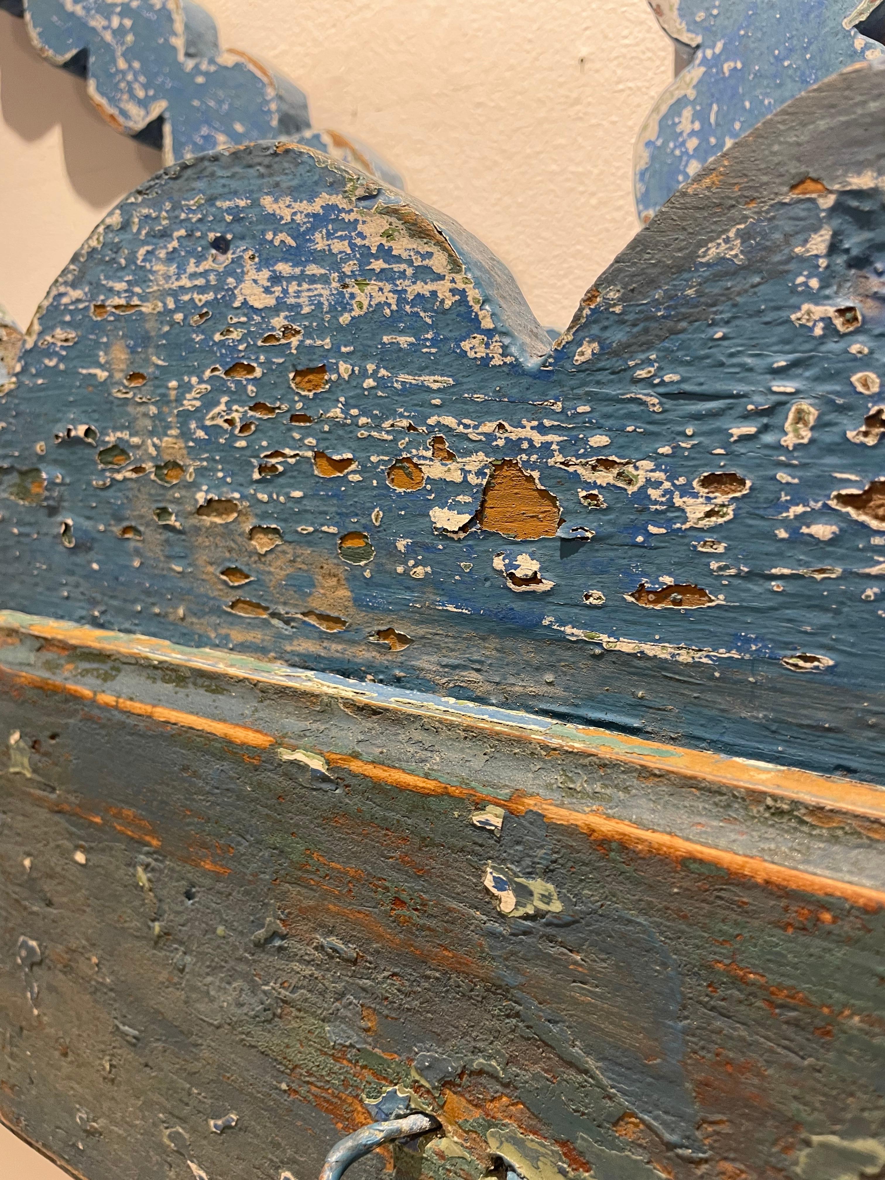 Scaffale decorativo in legno dipinto con cassetti del XIX secolo in vendita 1