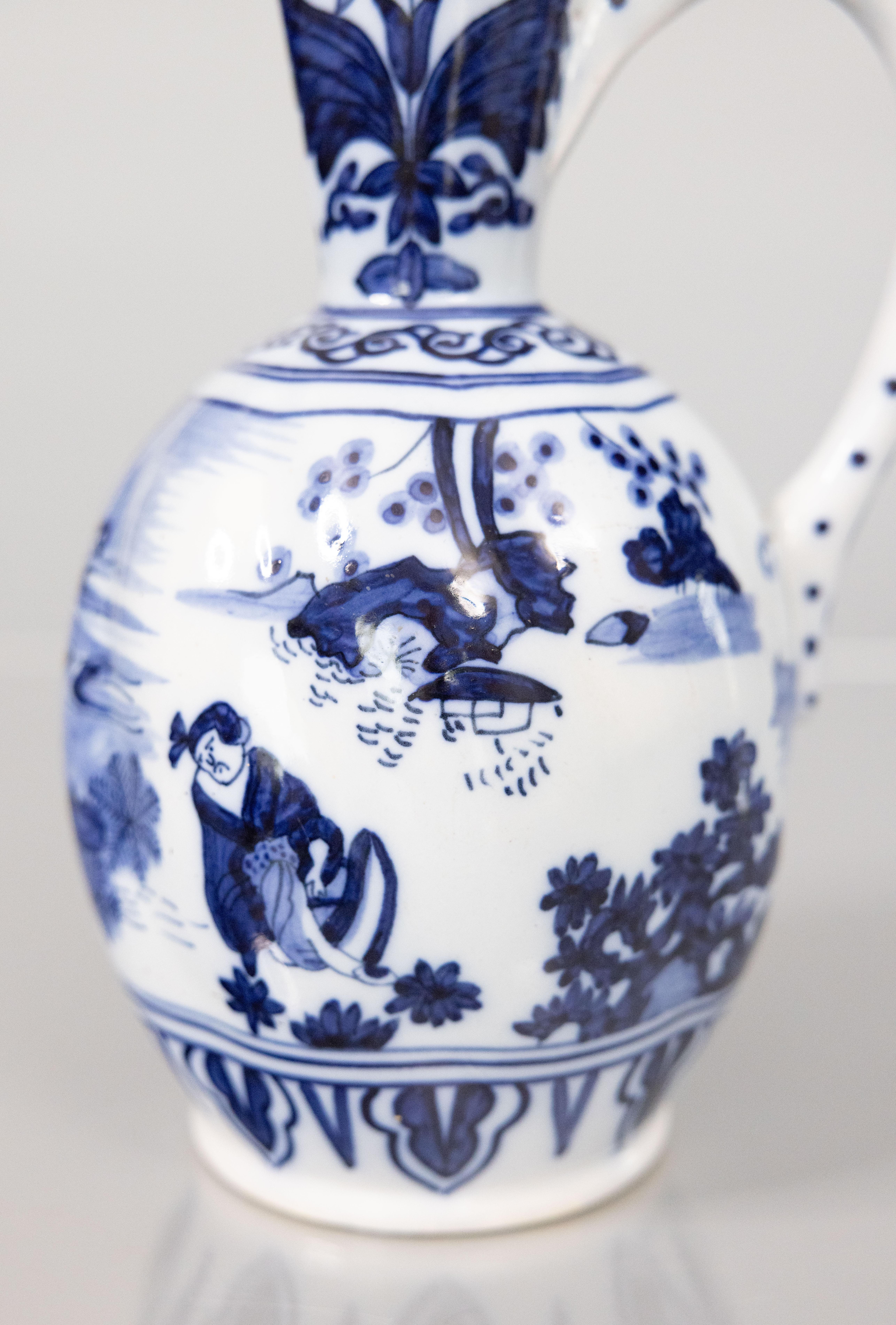 Cuit Pichet lobé en faïence de Delft Chinoiserie du 19e siècle en vente