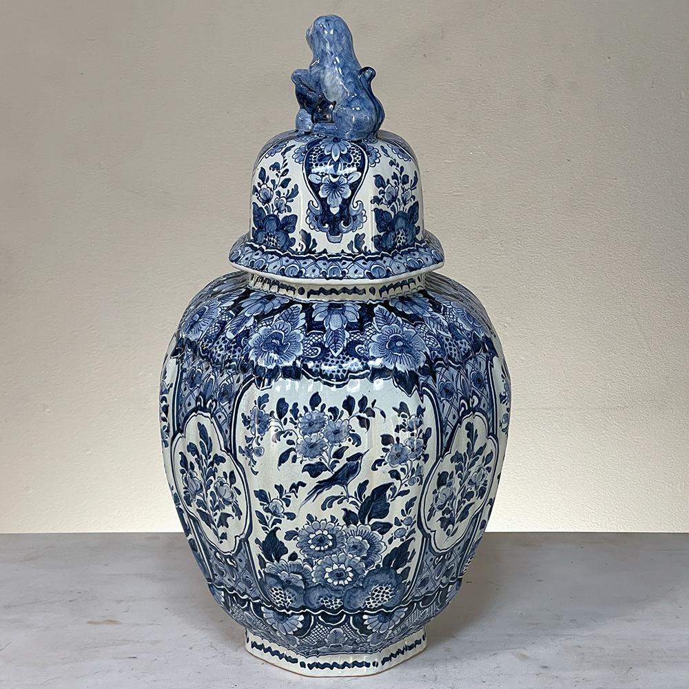 19th Century Delft Hand-Painted Blue & White Lidded Urn In Good Condition In Dallas, TX