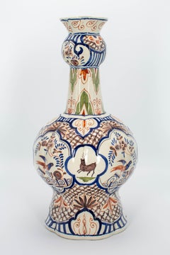 Jarrón de loza policromada de Delft del siglo XIX