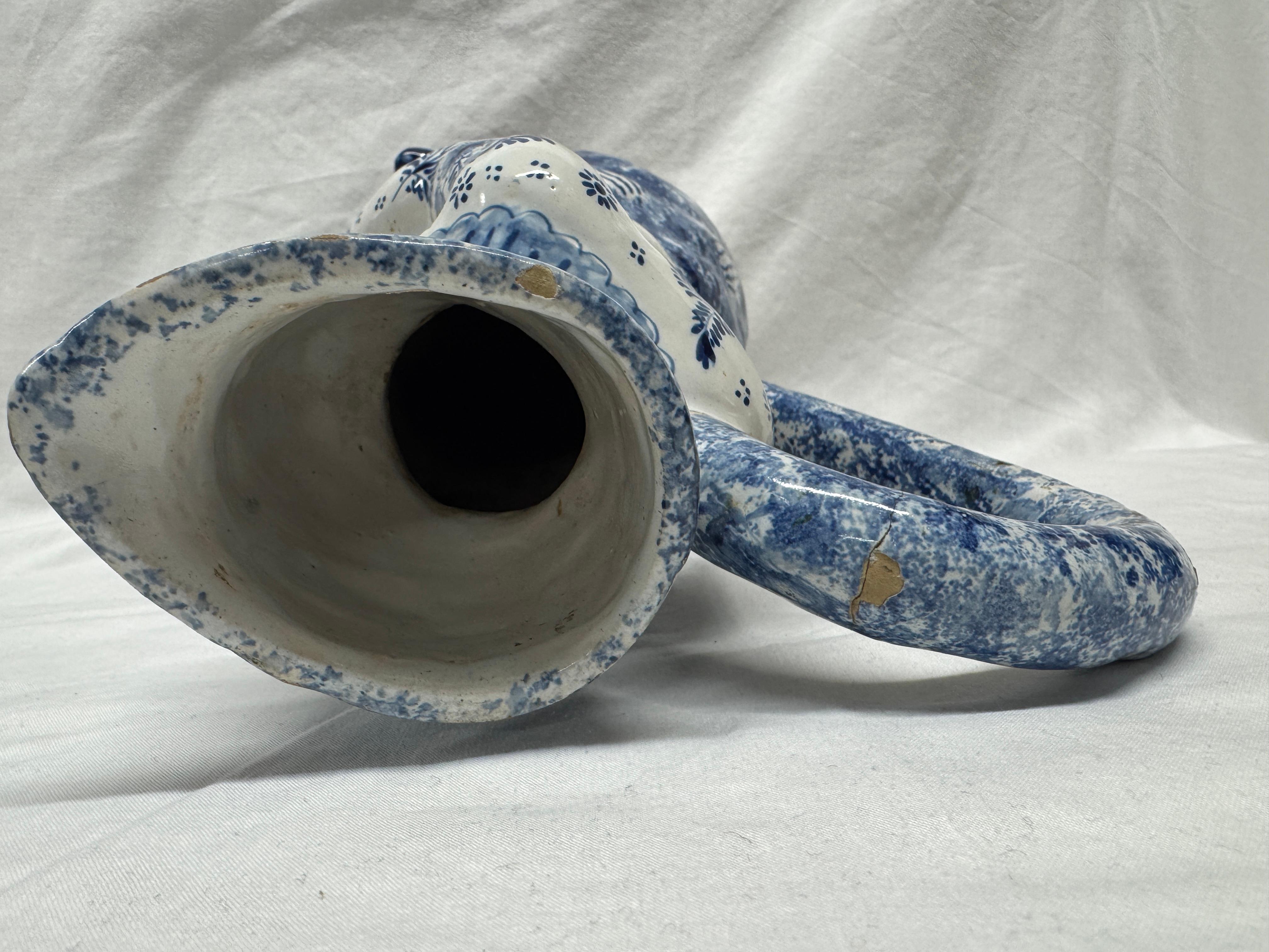 Vase / cruche Toby de Delft du 19e siècle en vente 2