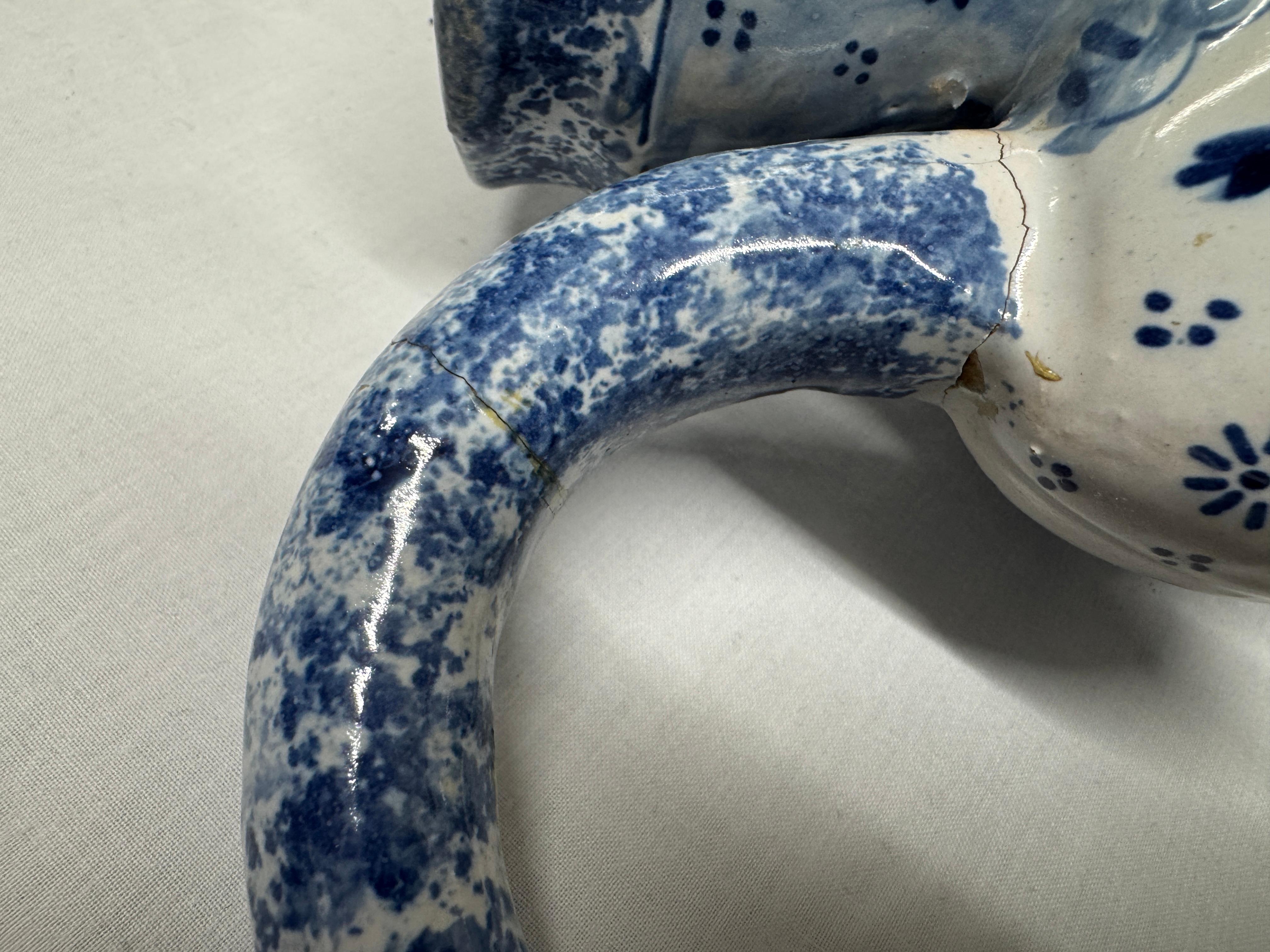Vase / cruche Toby de Delft du 19e siècle en vente 3