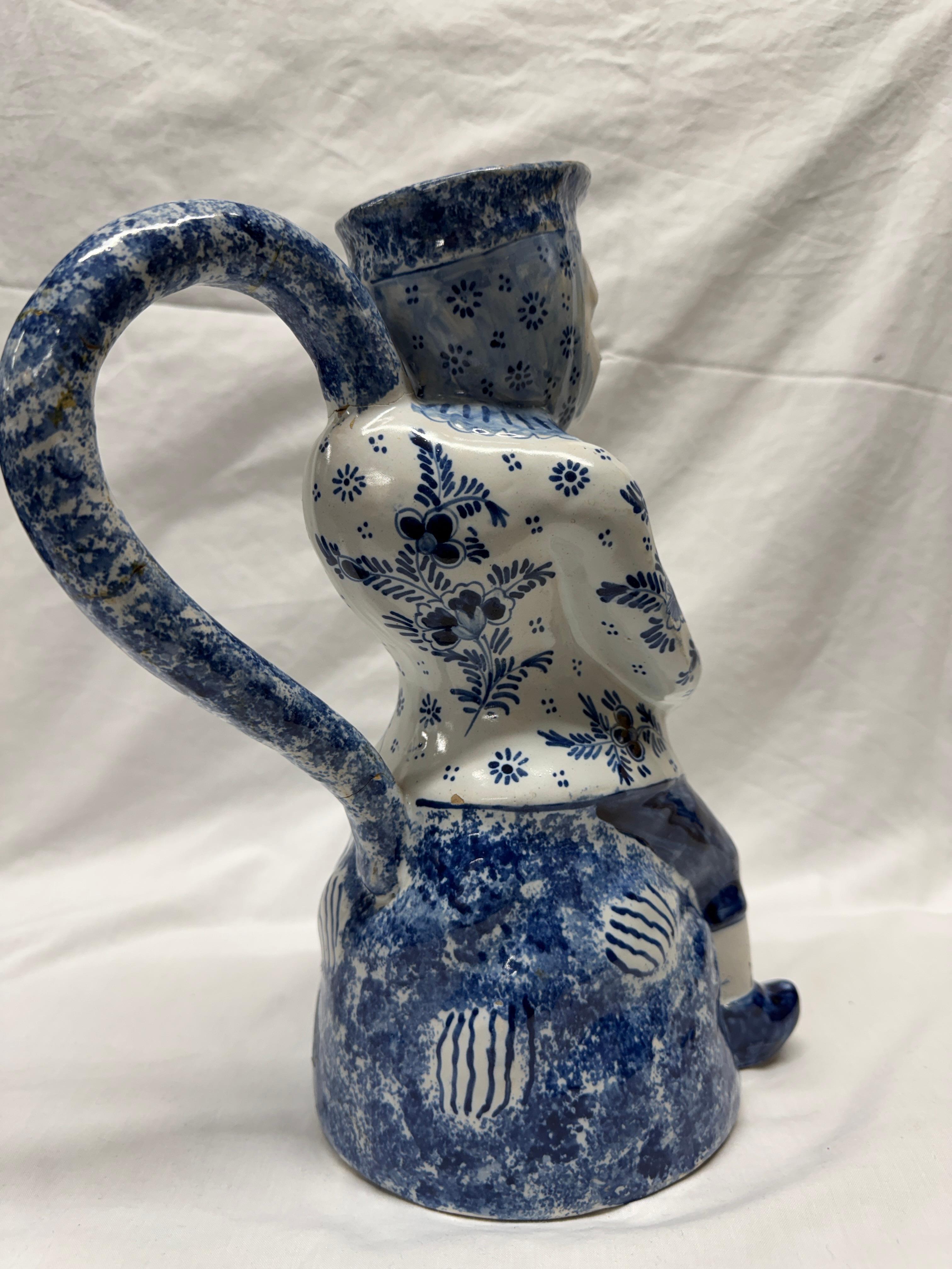 Faïence de Delft Vase / cruche Toby de Delft du 19e siècle en vente