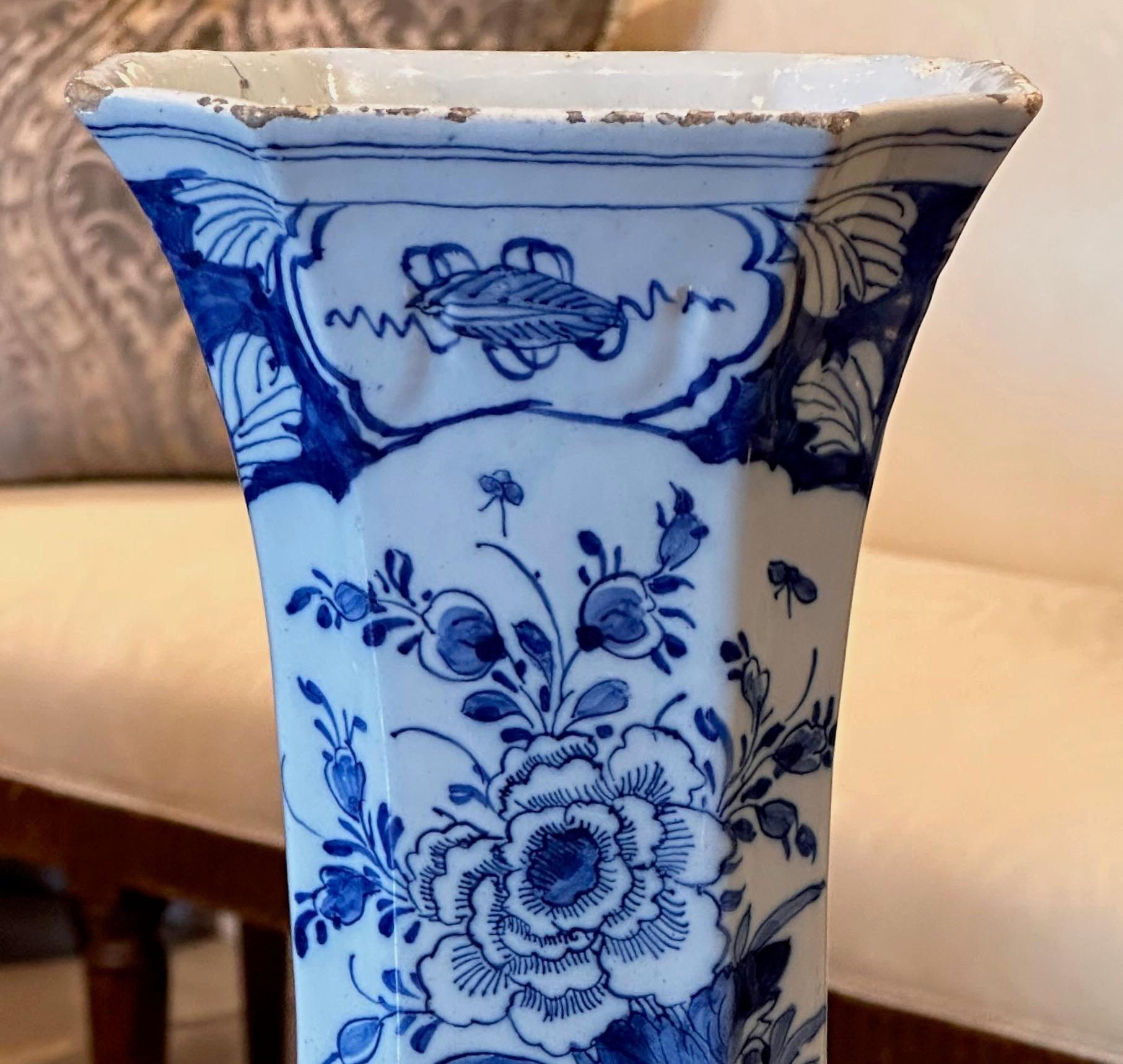 19th Century Delft Vase In Fair Condition For Sale In Charlottesville, VA