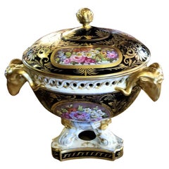 Centro de mesa con tapa de porcelana Derby del siglo XIX