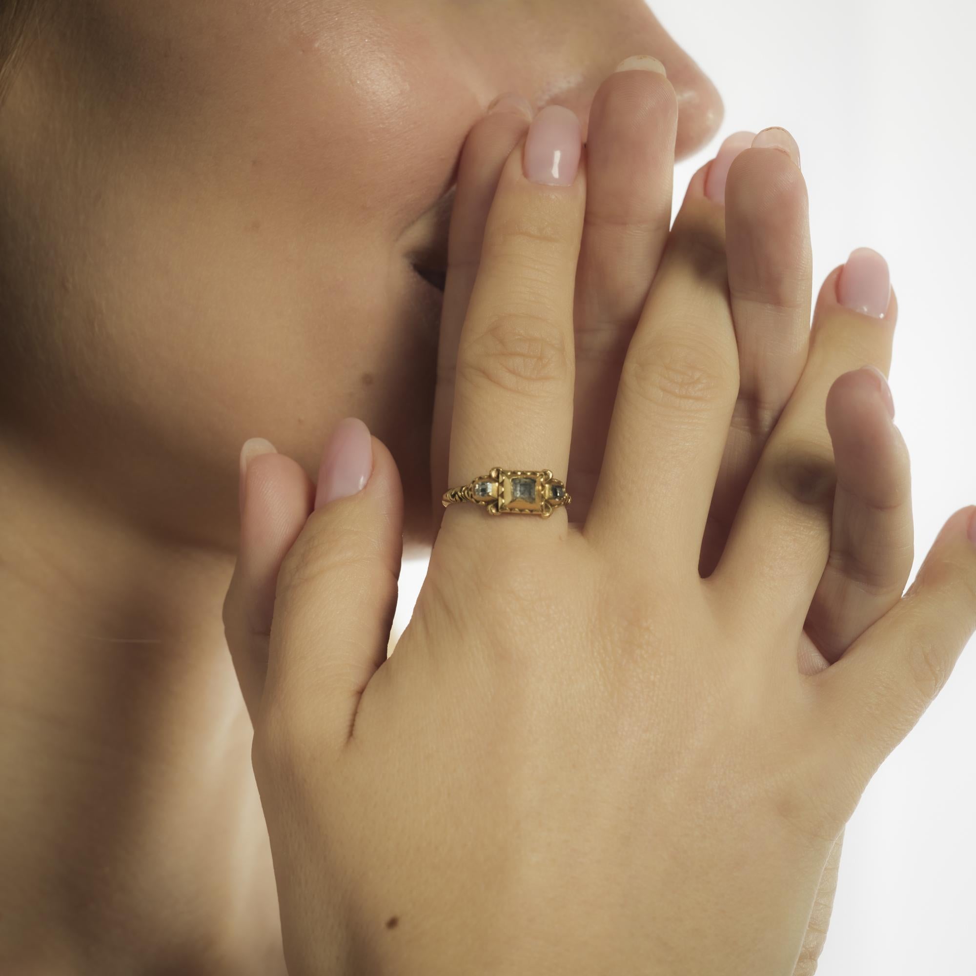 Women's 19th Century diamond 18k yellow gold ring For Sale
