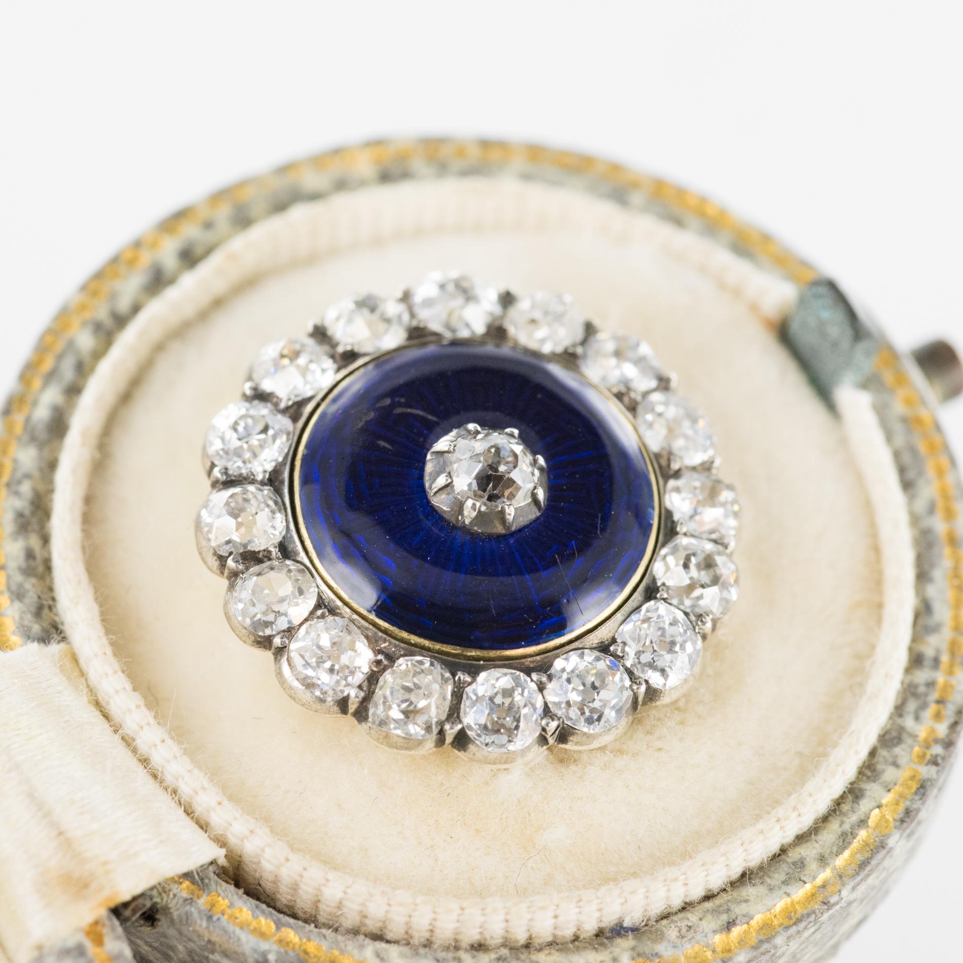 Gelb-Weigold-Brosche mit Diamanten und blauer Emaille aus dem 19. Jahrhundert im Zustand „Gut“ im Angebot in Poitiers, FR
