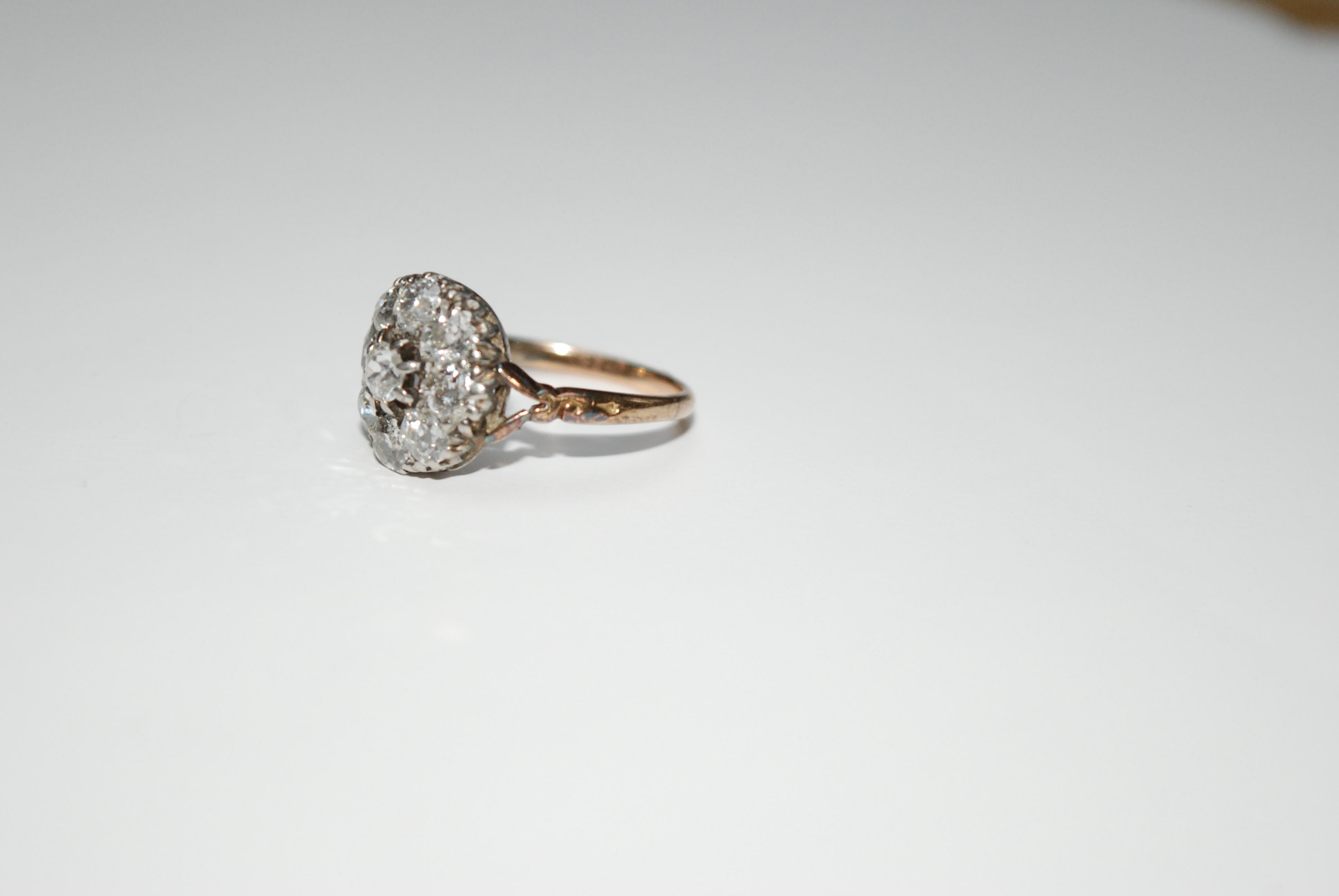 Anello a grappolo di diamanti del XIX secolo In condizioni buone in vendita a London, GB