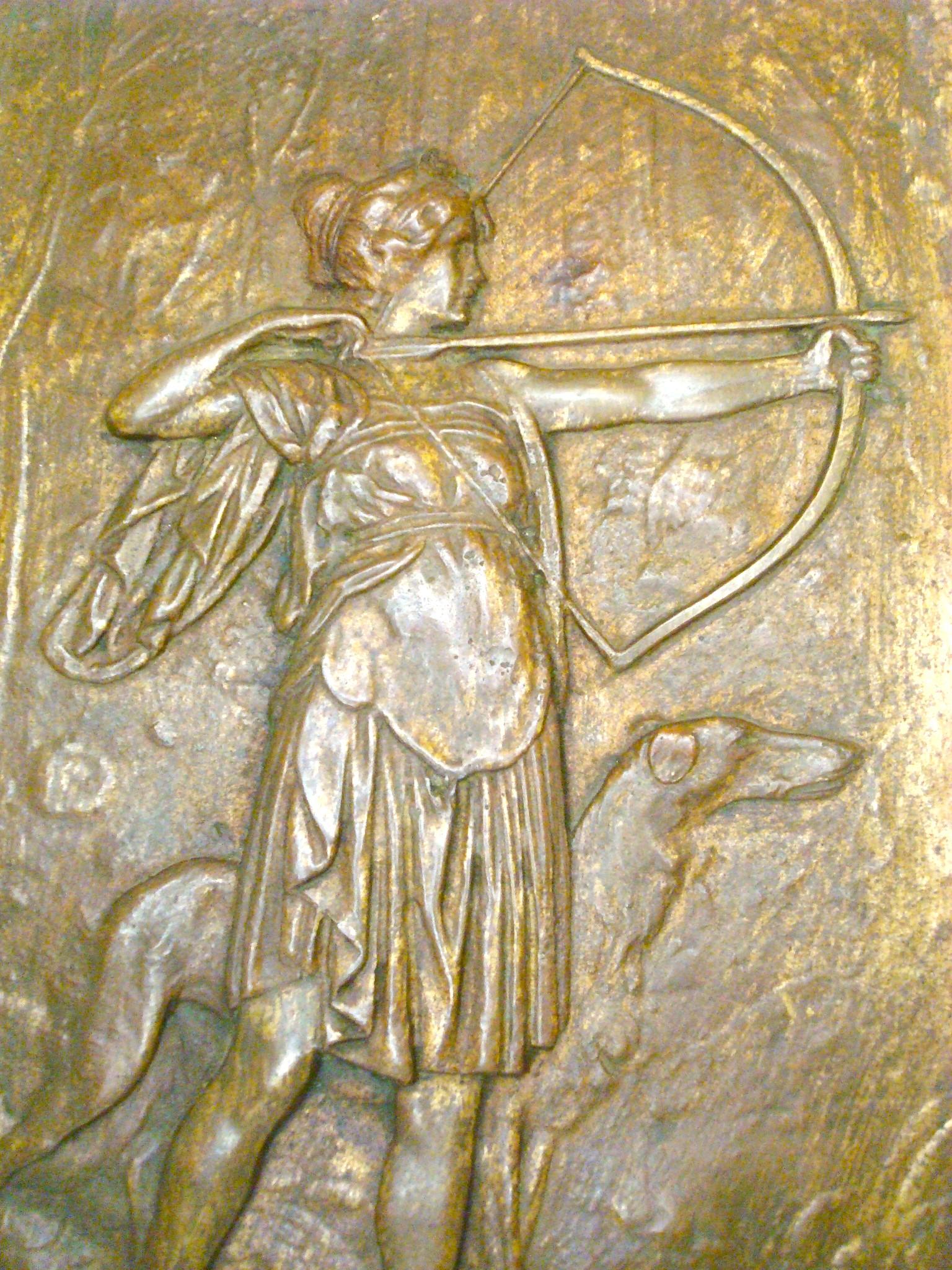 Targa da parete con bassorilievo in bronzo di Diana cacciatrice del XIX secolo In condizioni buone in vendita a Buenos Aires, Olivos